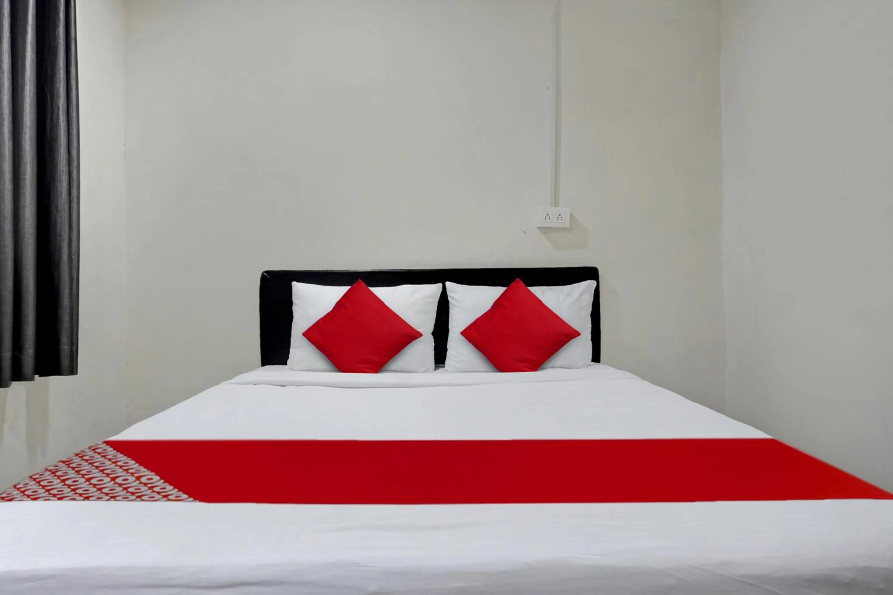 Bedroom, Bed in Hotel O Metro View