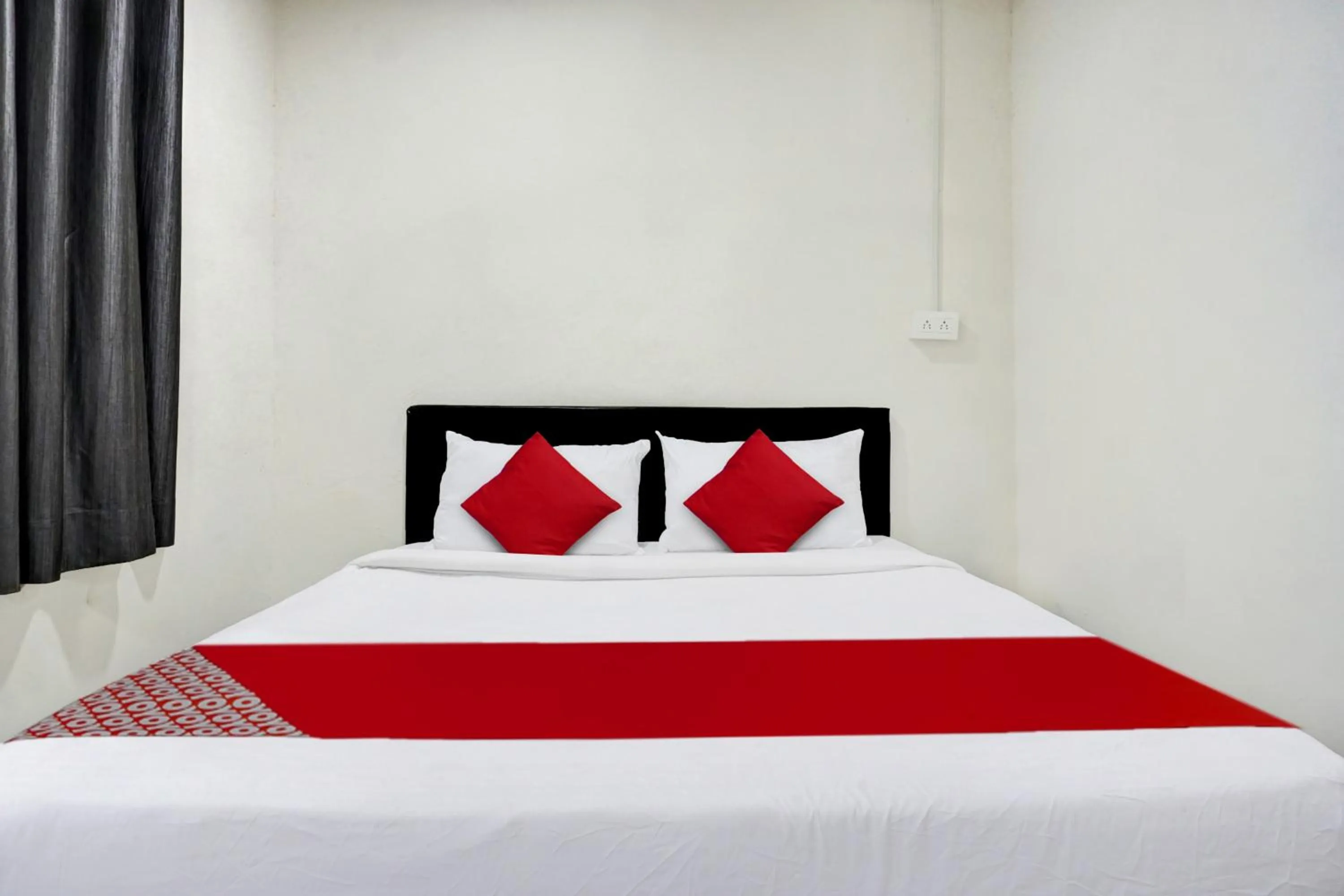 Bedroom, Bed in Hotel O Metro View