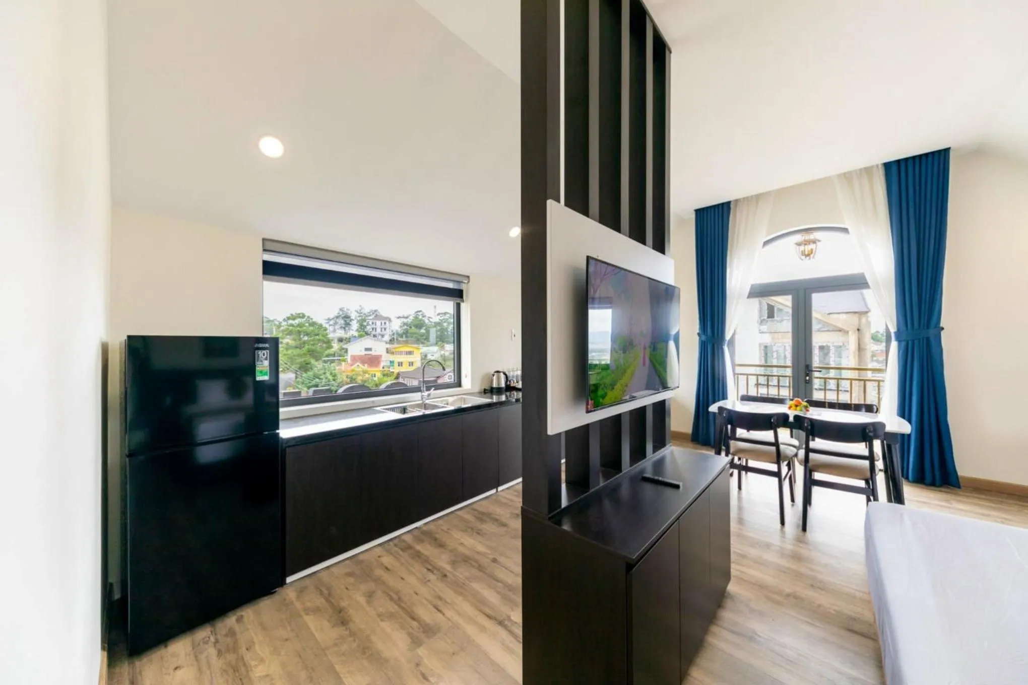 Dining area in ROYAL DRAGON HOTEL