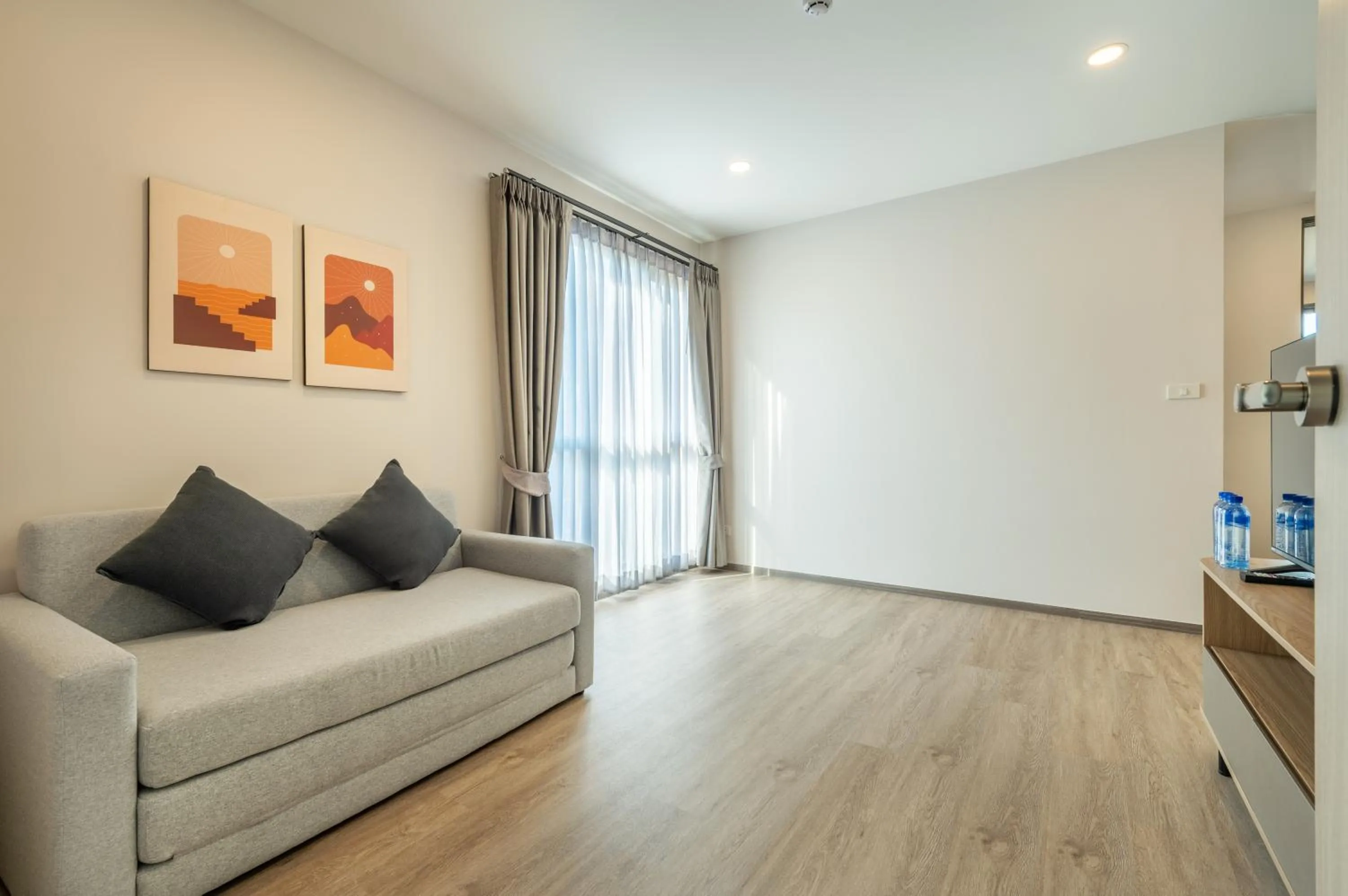 Salaya One Hotel & Service Apartment