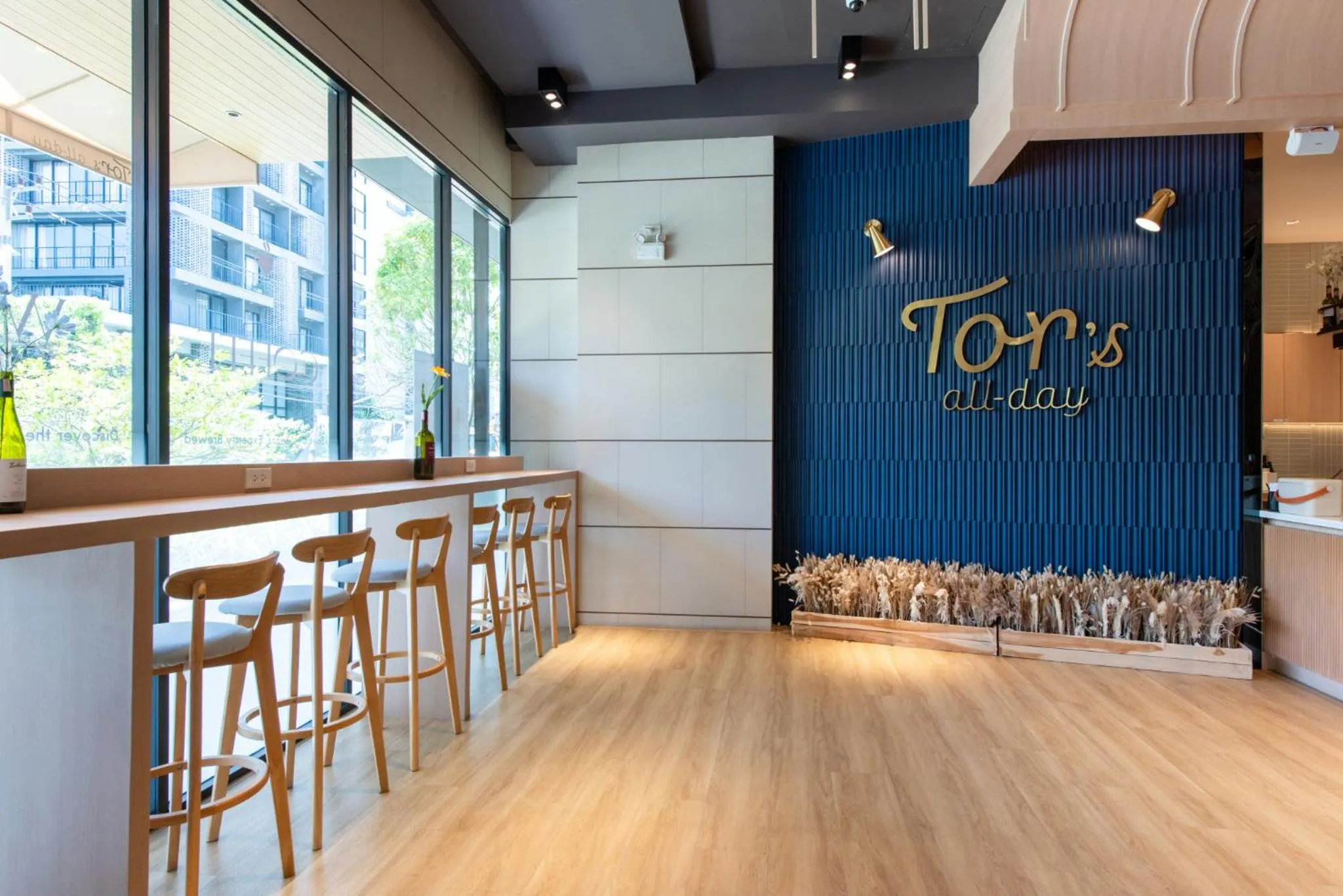 Restaurant/places to eat in Salaya One Hotel & Service Apartment