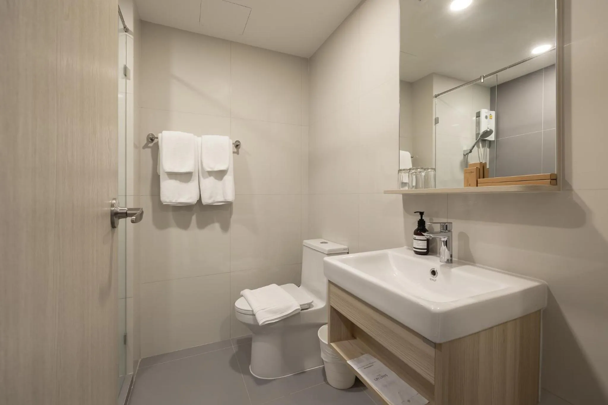 Salaya One Hotel & Service Apartment