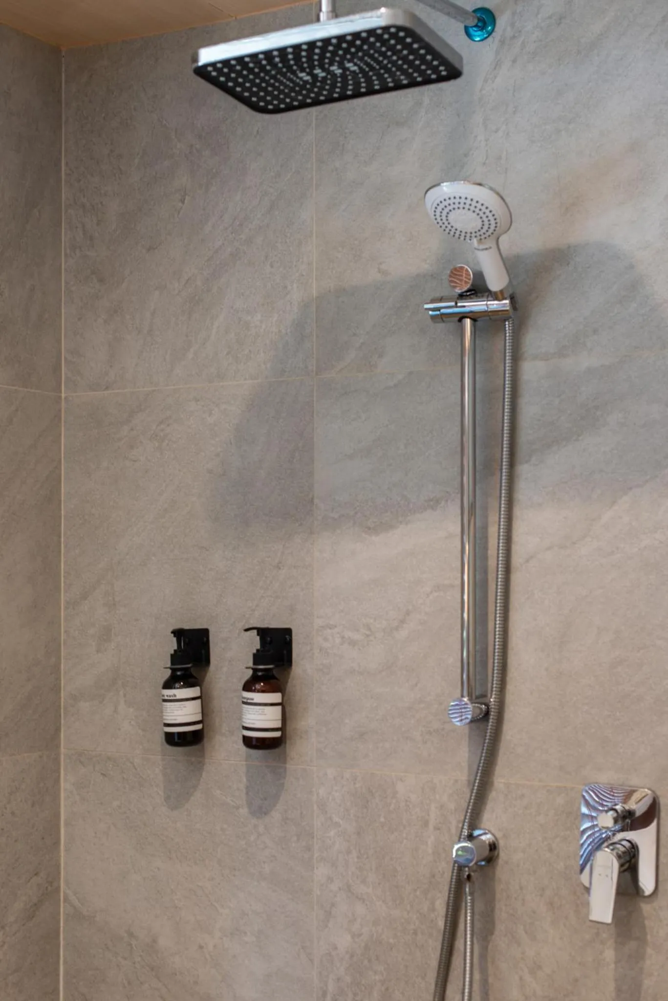 Salaya One Hotel & Service Apartment