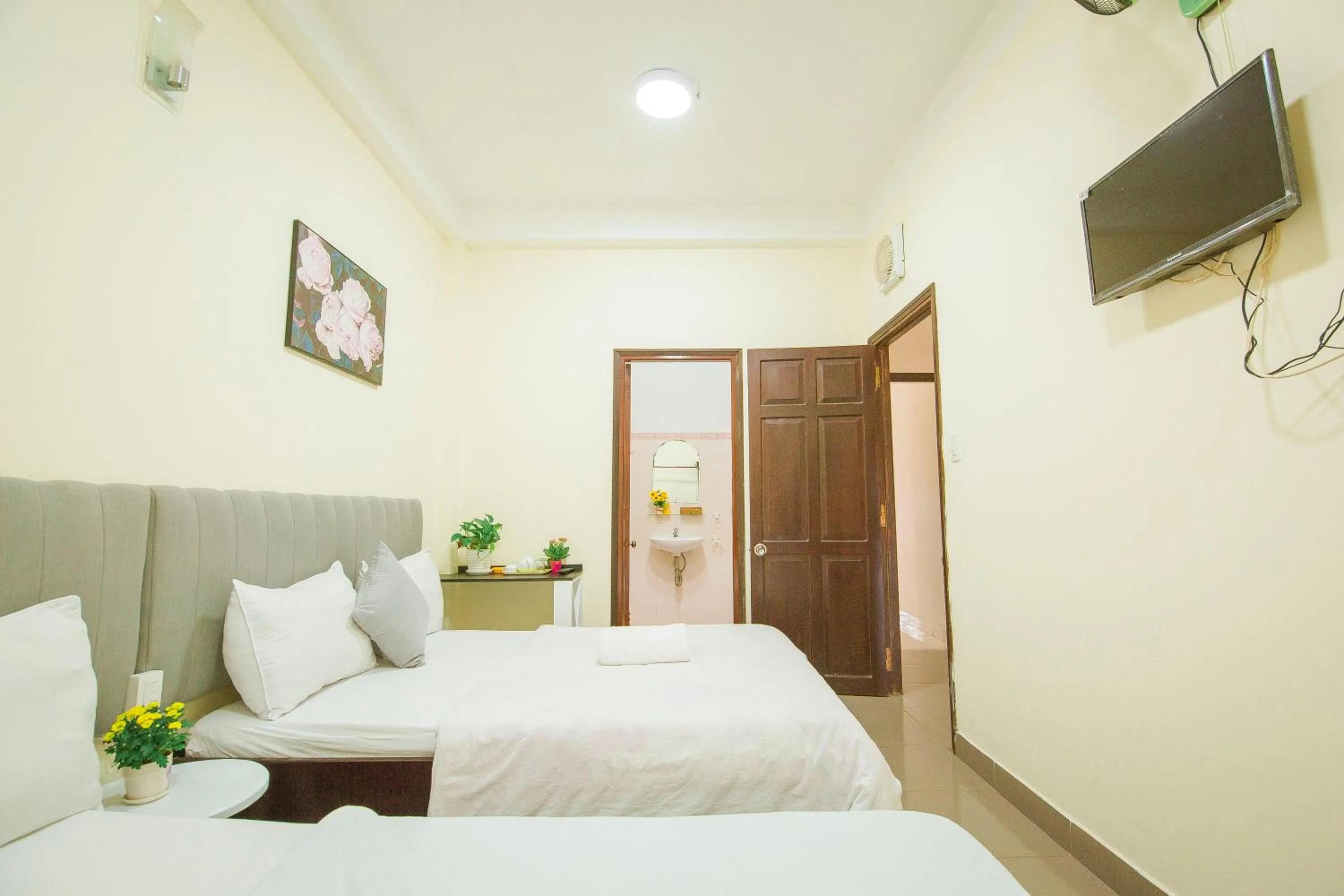 Bed in Thang Lap Hotel