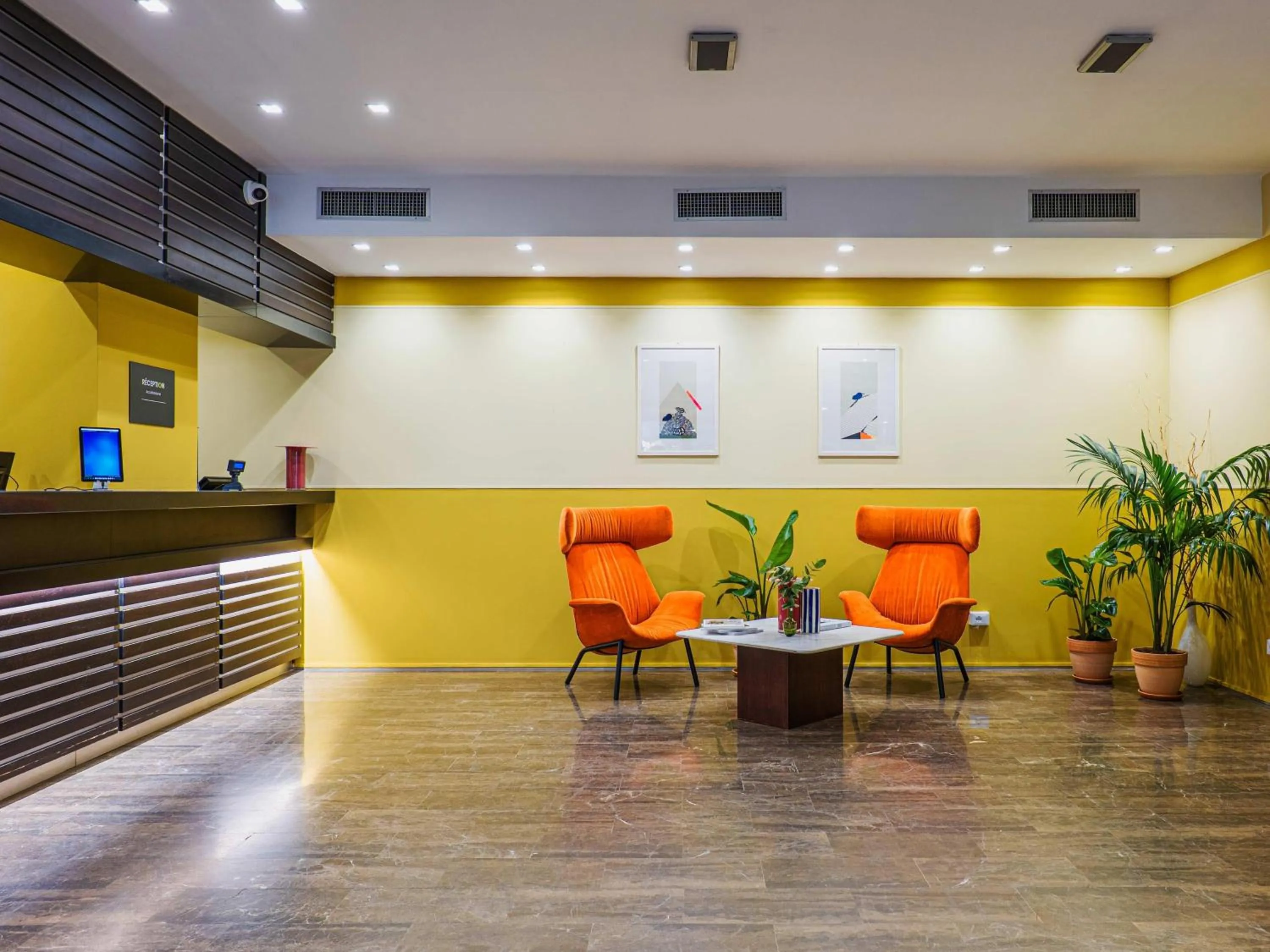 Lobby or reception in B&B HOTEL Fabriano Janus