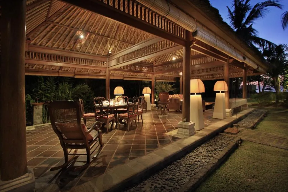 Dining area in Villa Hanani
