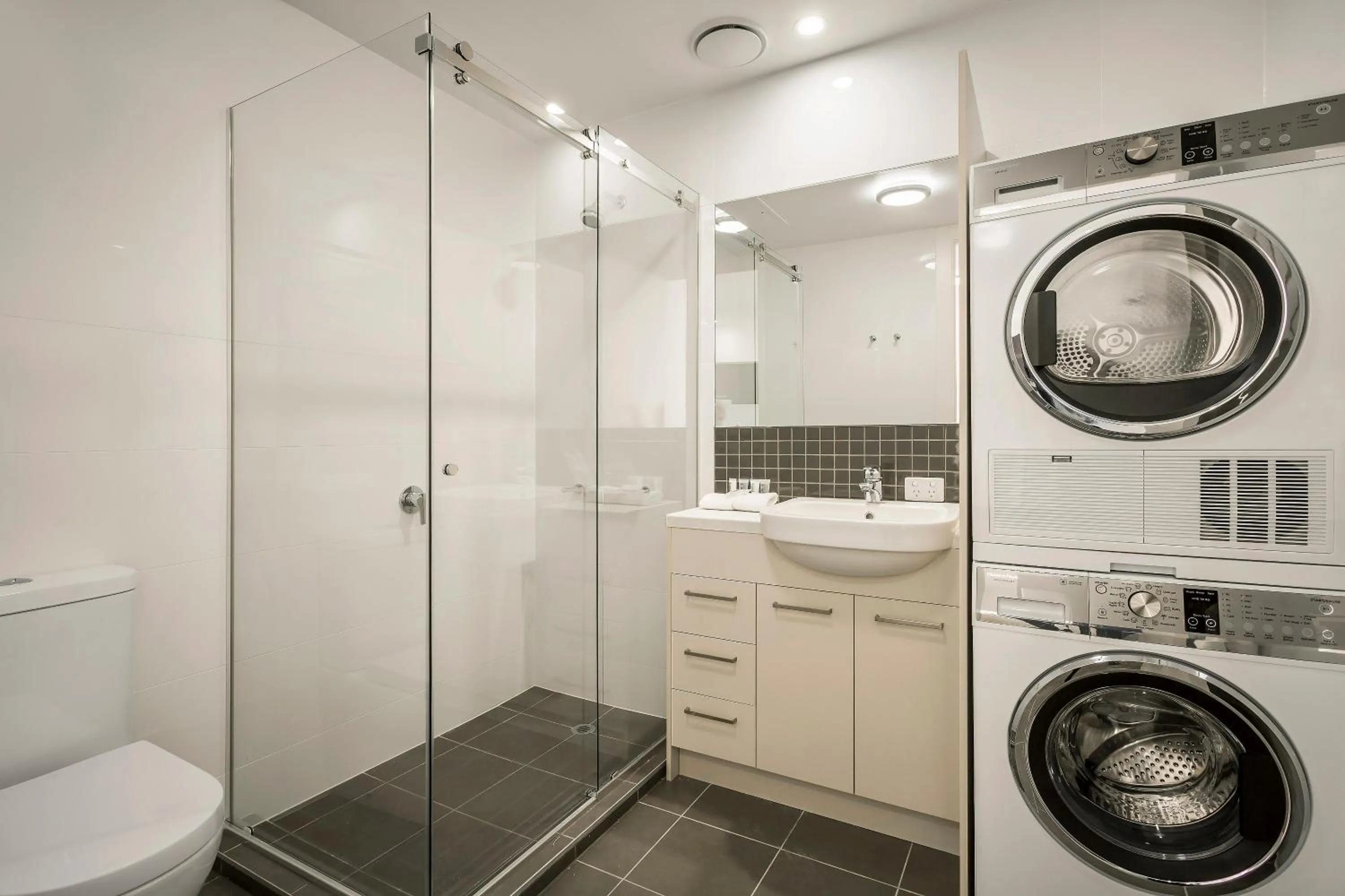 Bathroom in Quest King William South