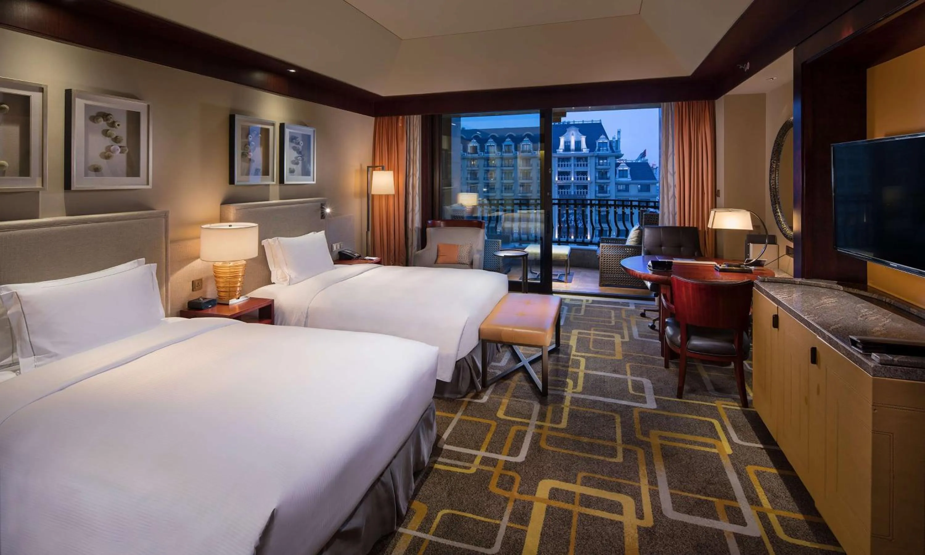 Bedroom, Bed in Hilton Qingdao Golden Beach 丨 10 mins' walk to Golden Beach and Beer City