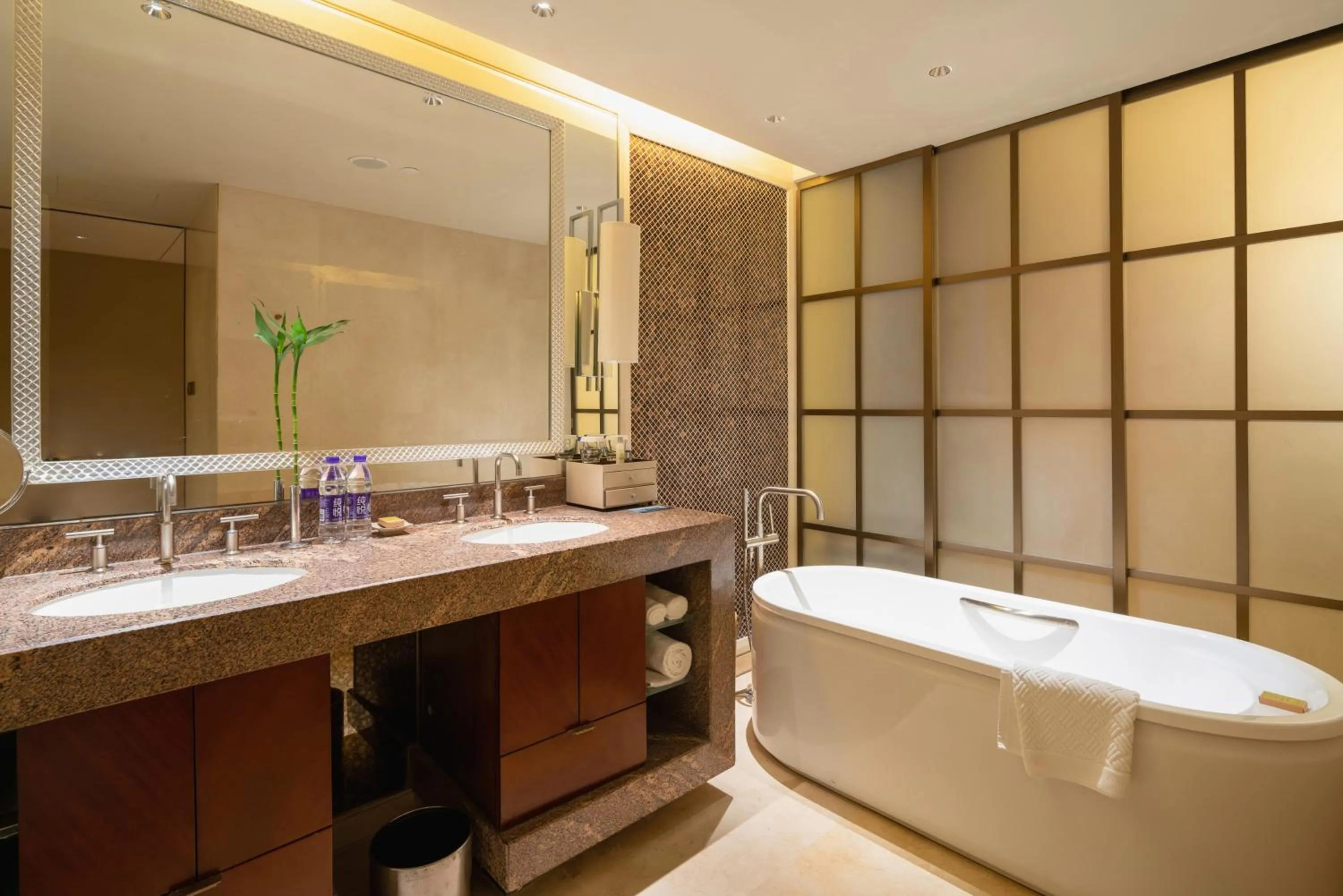 Bathroom in Hilton Qingdao Golden Beach 丨 10 mins' walk to Golden Beach and Beer City