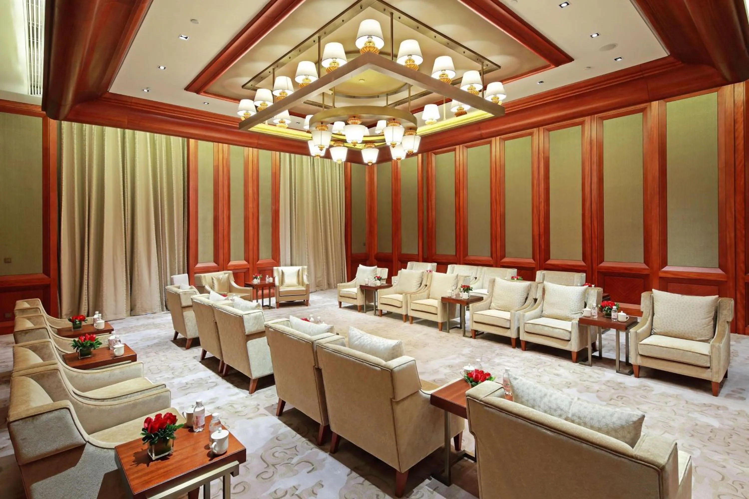 Meeting/conference room in Hilton Qingdao Golden Beach 丨 10 mins' walk to Golden Beach and Beer City
