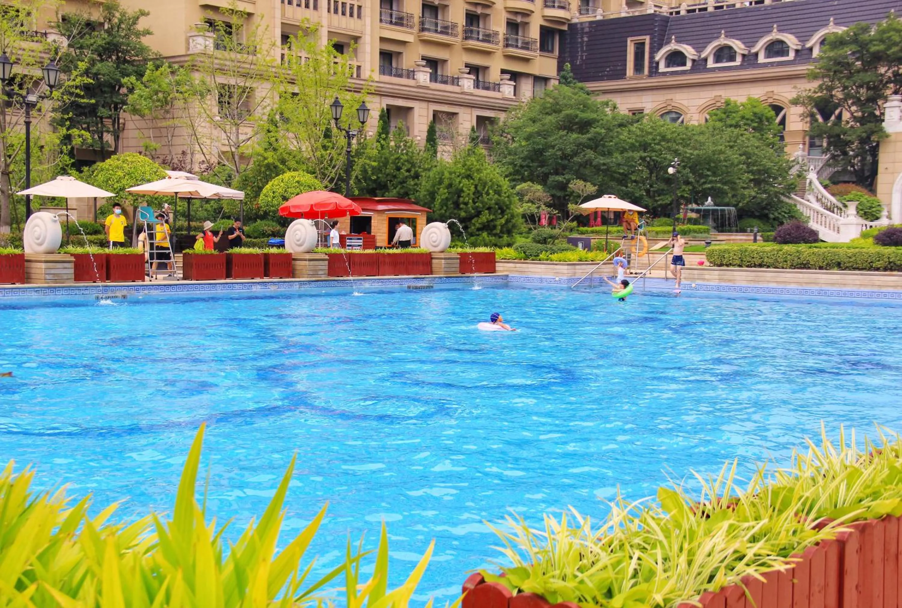 Swimming pool in Hilton Qingdao Golden Beach