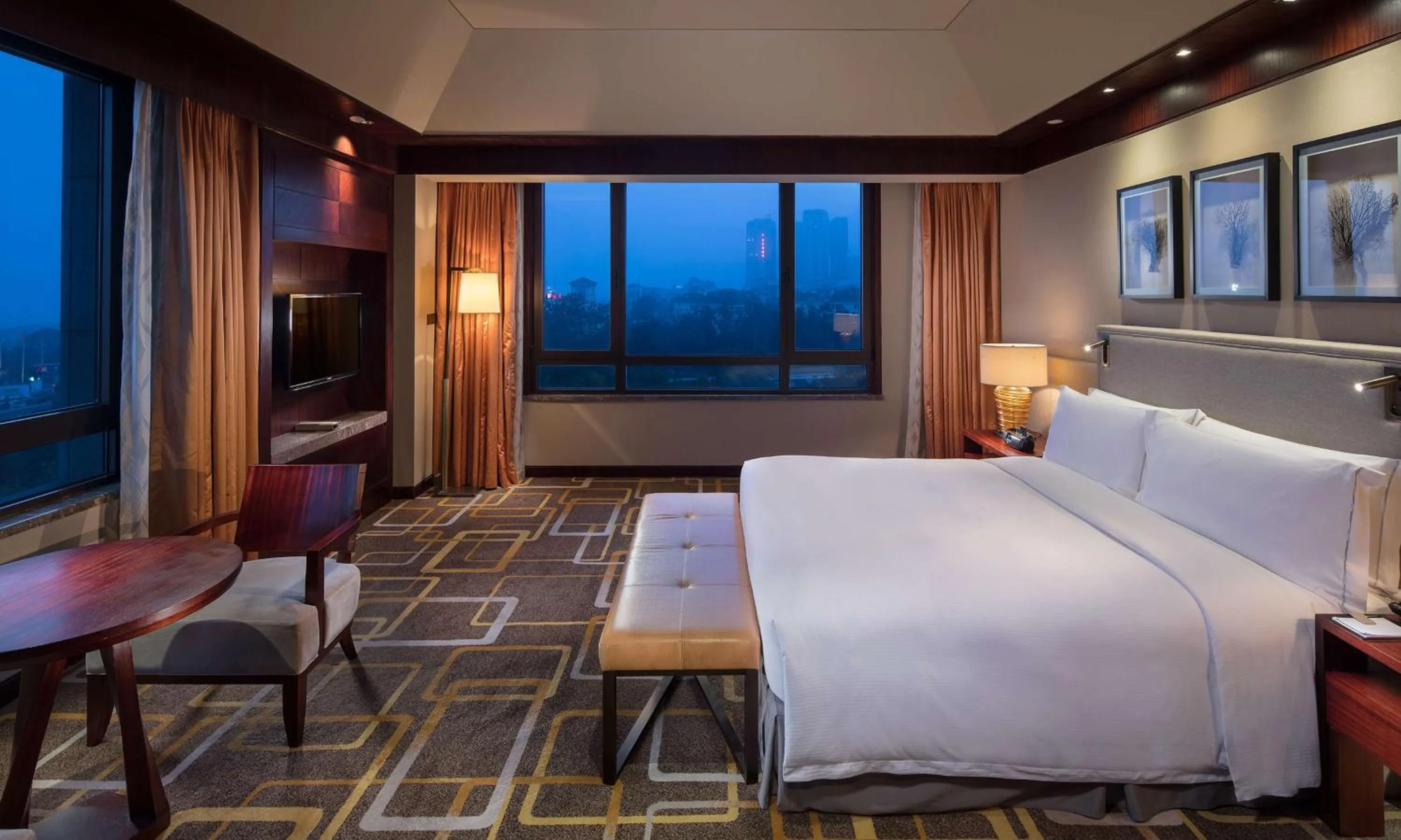 Bedroom, Bed in Hilton Qingdao Golden Beach 丨 10 mins' walk to Golden Beach and Beer City