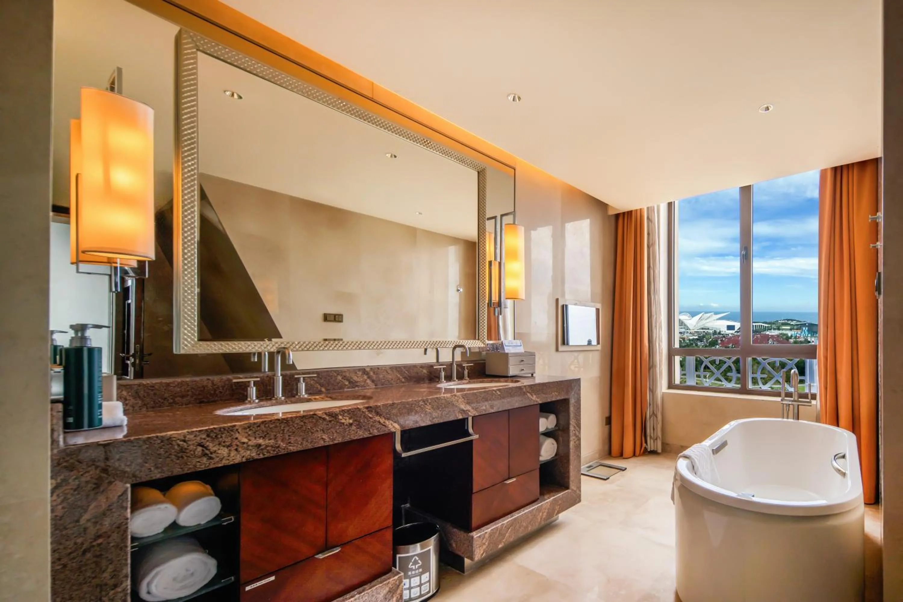 Property building in Hilton Qingdao Golden Beach 丨 10 mins' walk to Golden Beach and Beer City