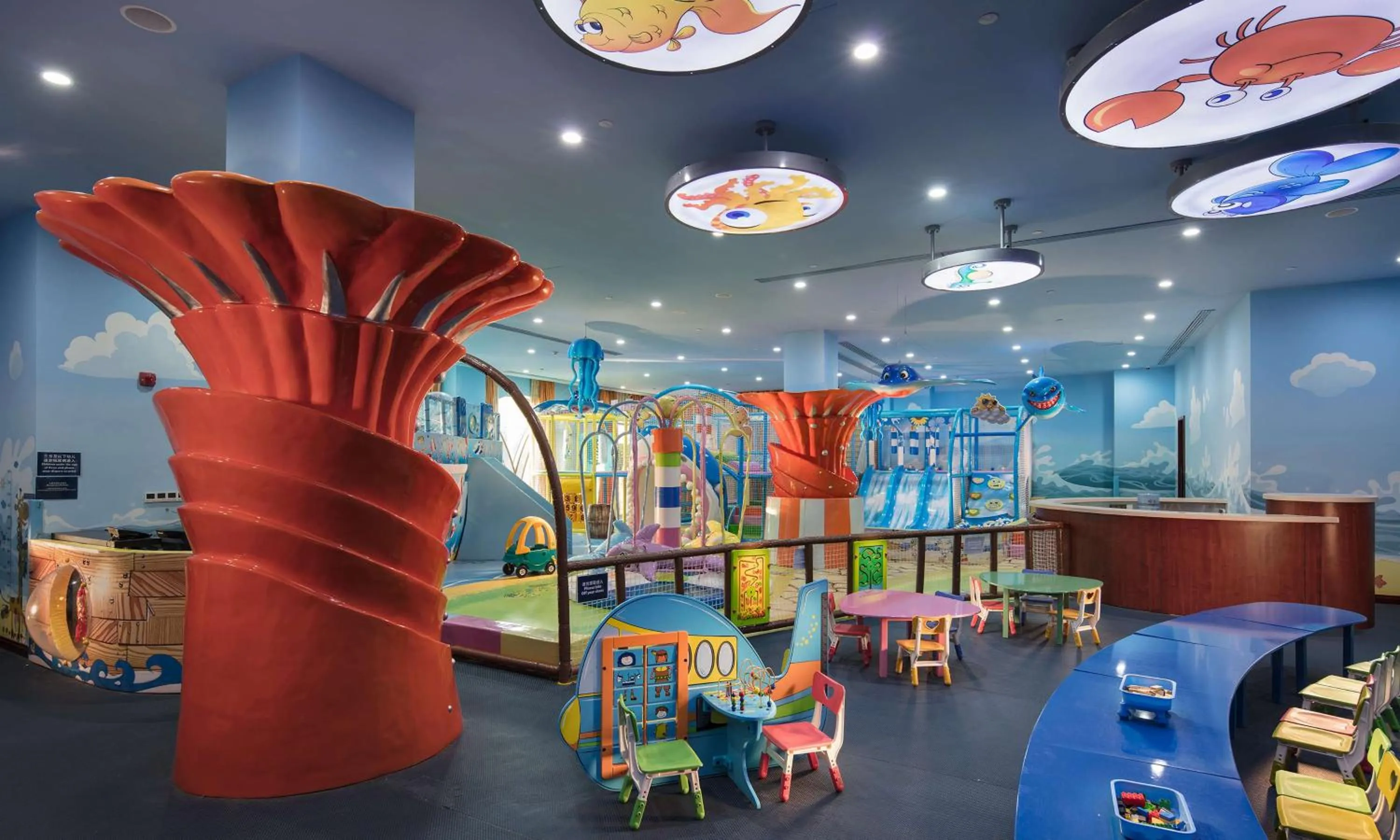 Kids's club in Hilton Qingdao Golden Beach 丨 10 mins' walk to Golden Beach and Beer City