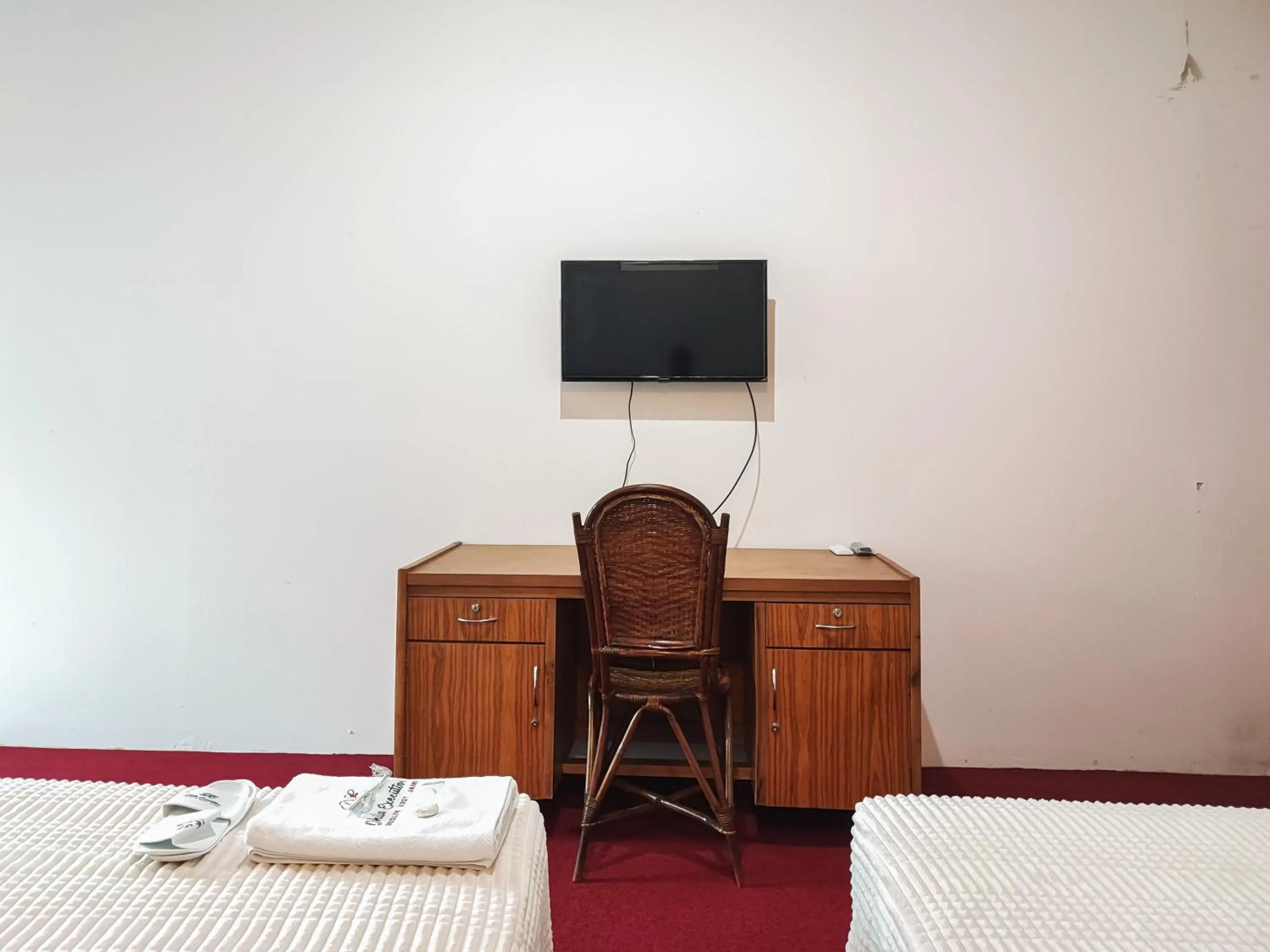 Bed in RedDoorz Plus Syariah near Simpang Rimbo Jambi 2