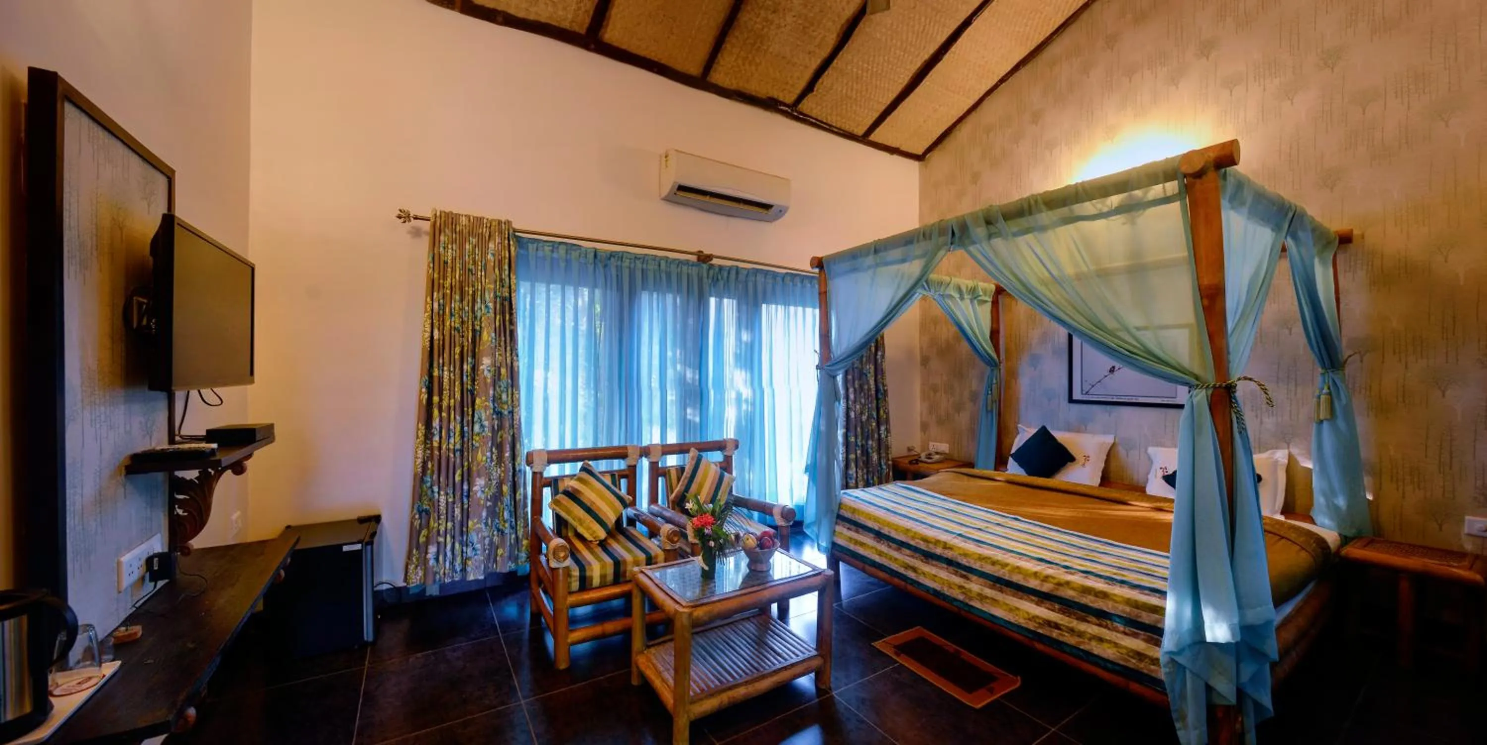 Photo of the whole room, Bed in Aranyak Resort