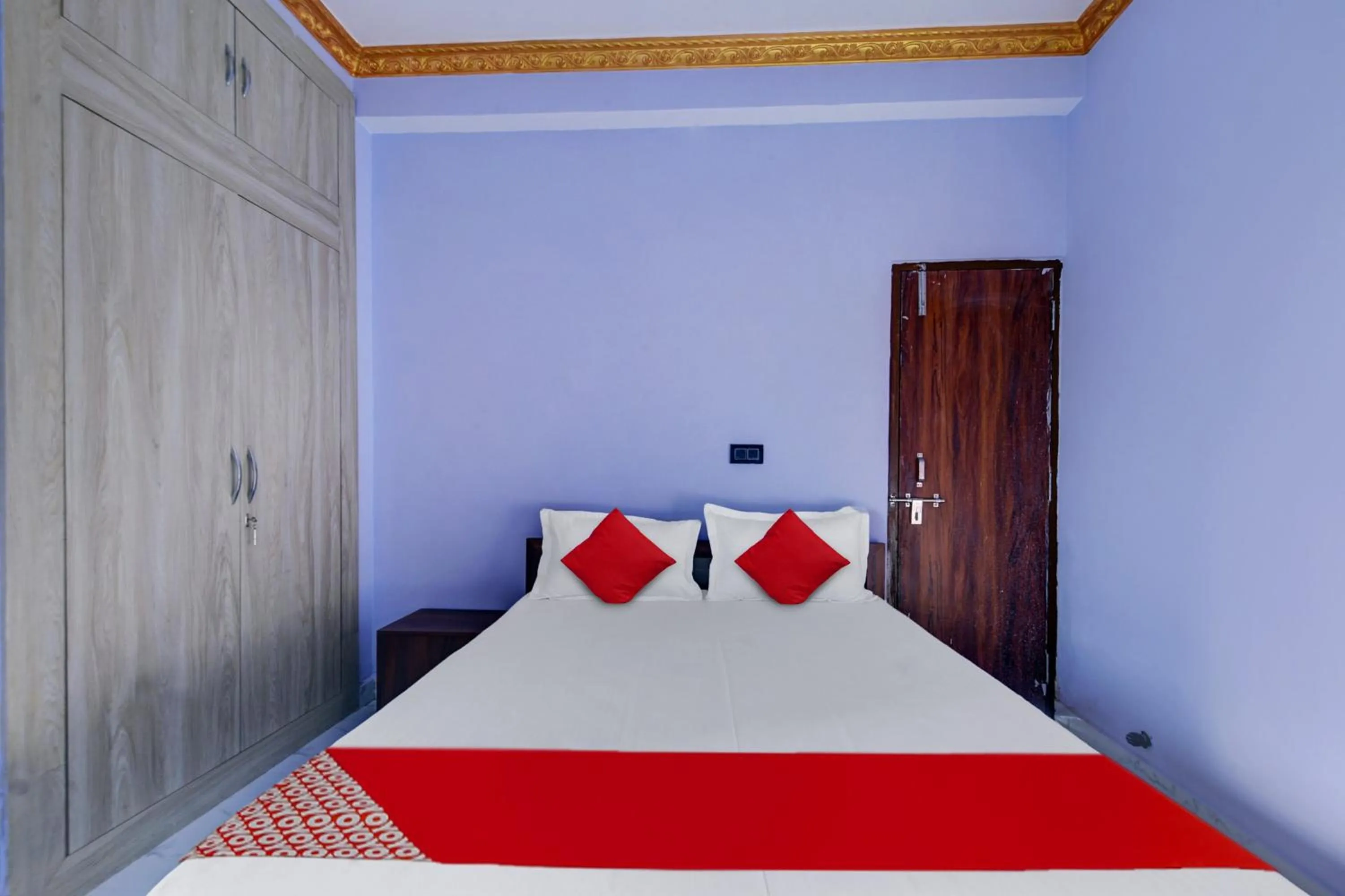 Bedroom, Bed in Hotel O by OYO JP Banquet