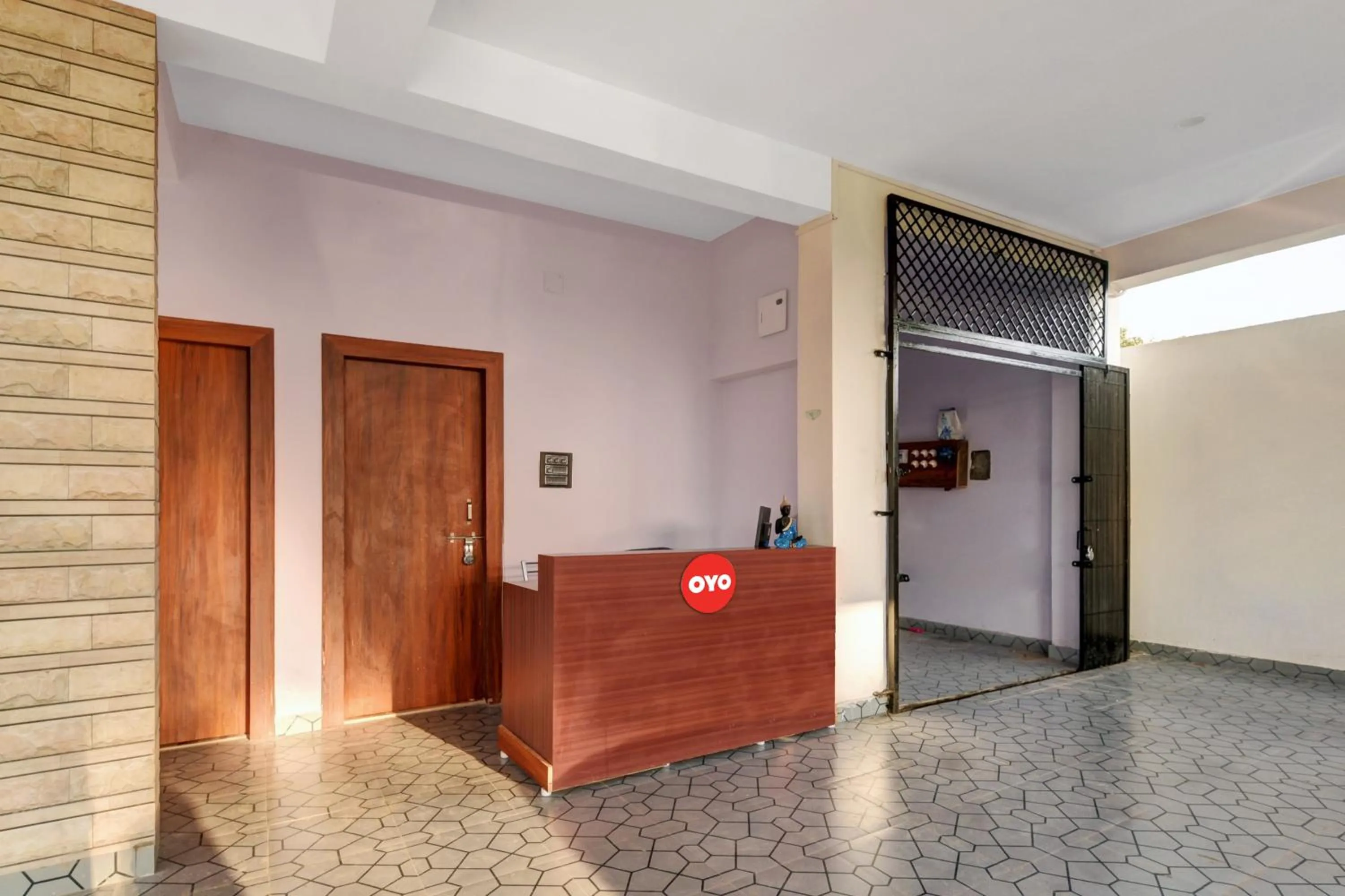 Lobby or reception in Hotel O by OYO JP Banquet