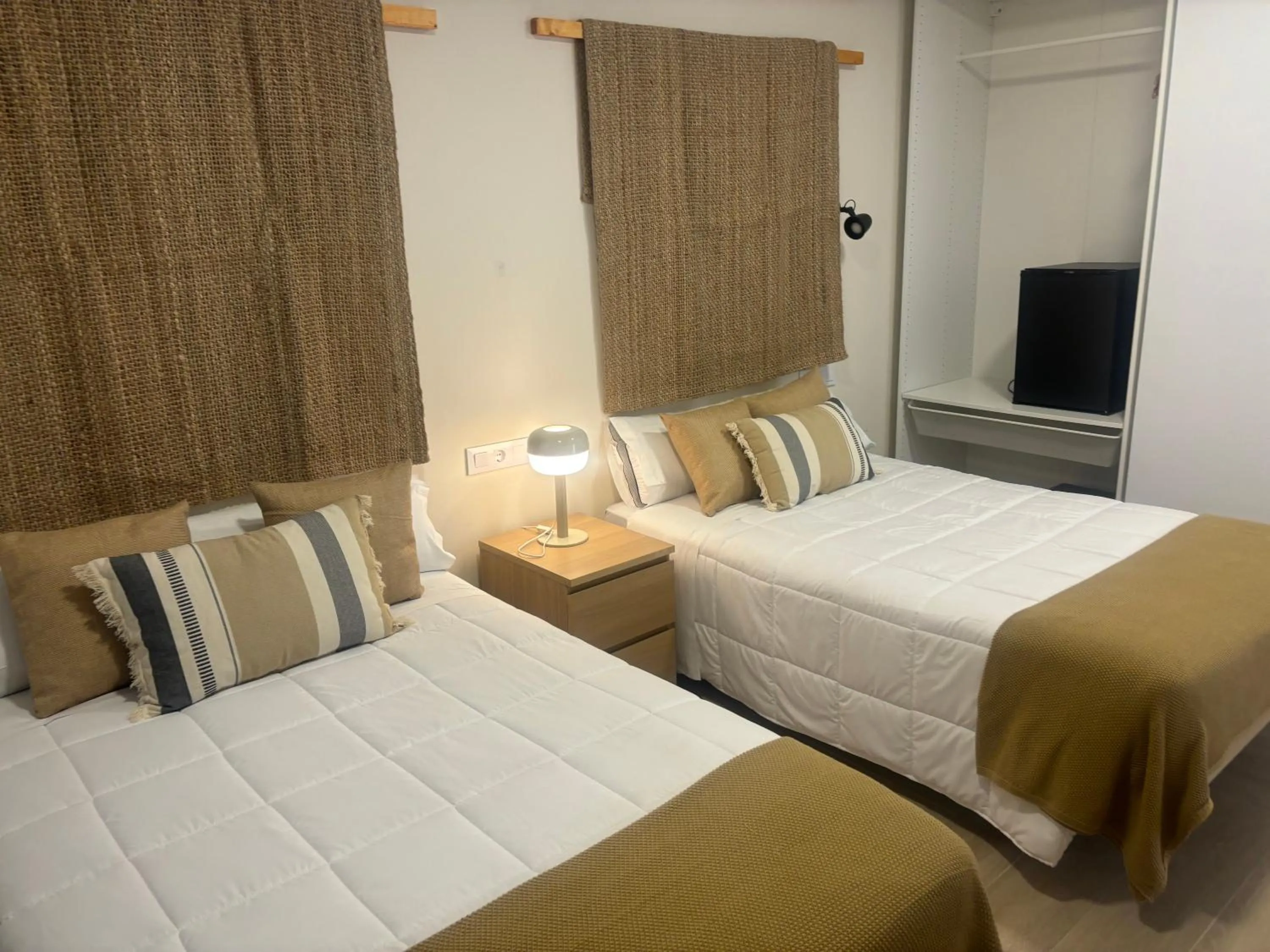 TV and multimedia, Bed in HOTEL LOS ALAMOS BOUTIQUE