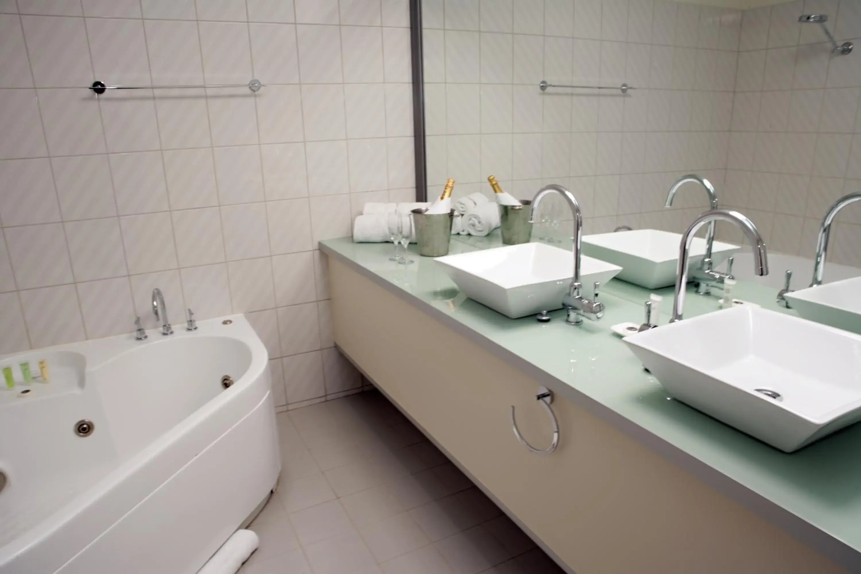 Deluxe King Room in Beau Monde International Deluxe King Room in Beau Monde International