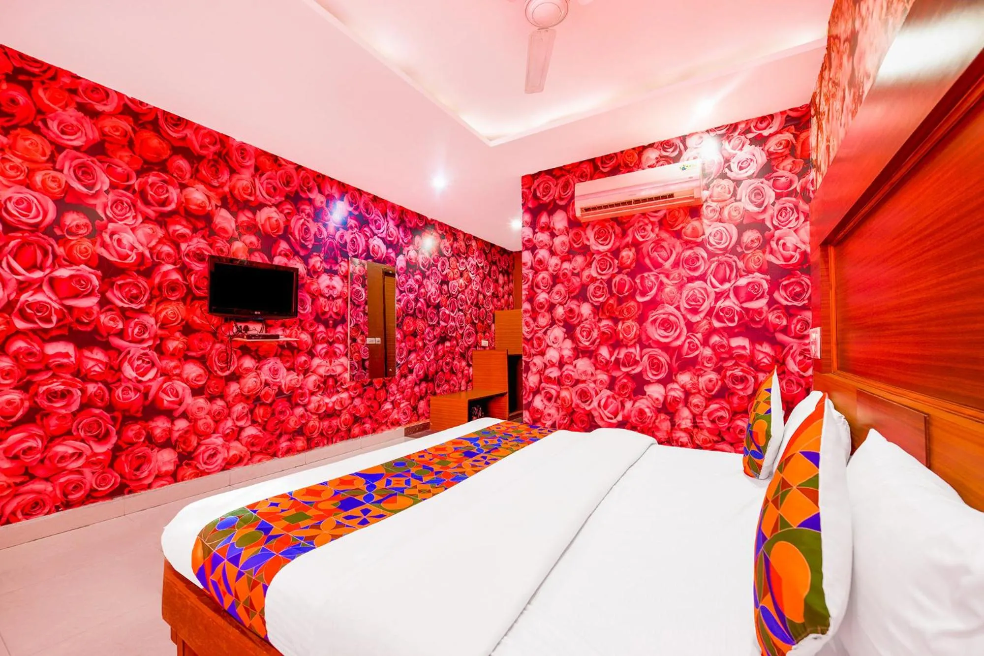 Bed in FabHotel The Mirage
