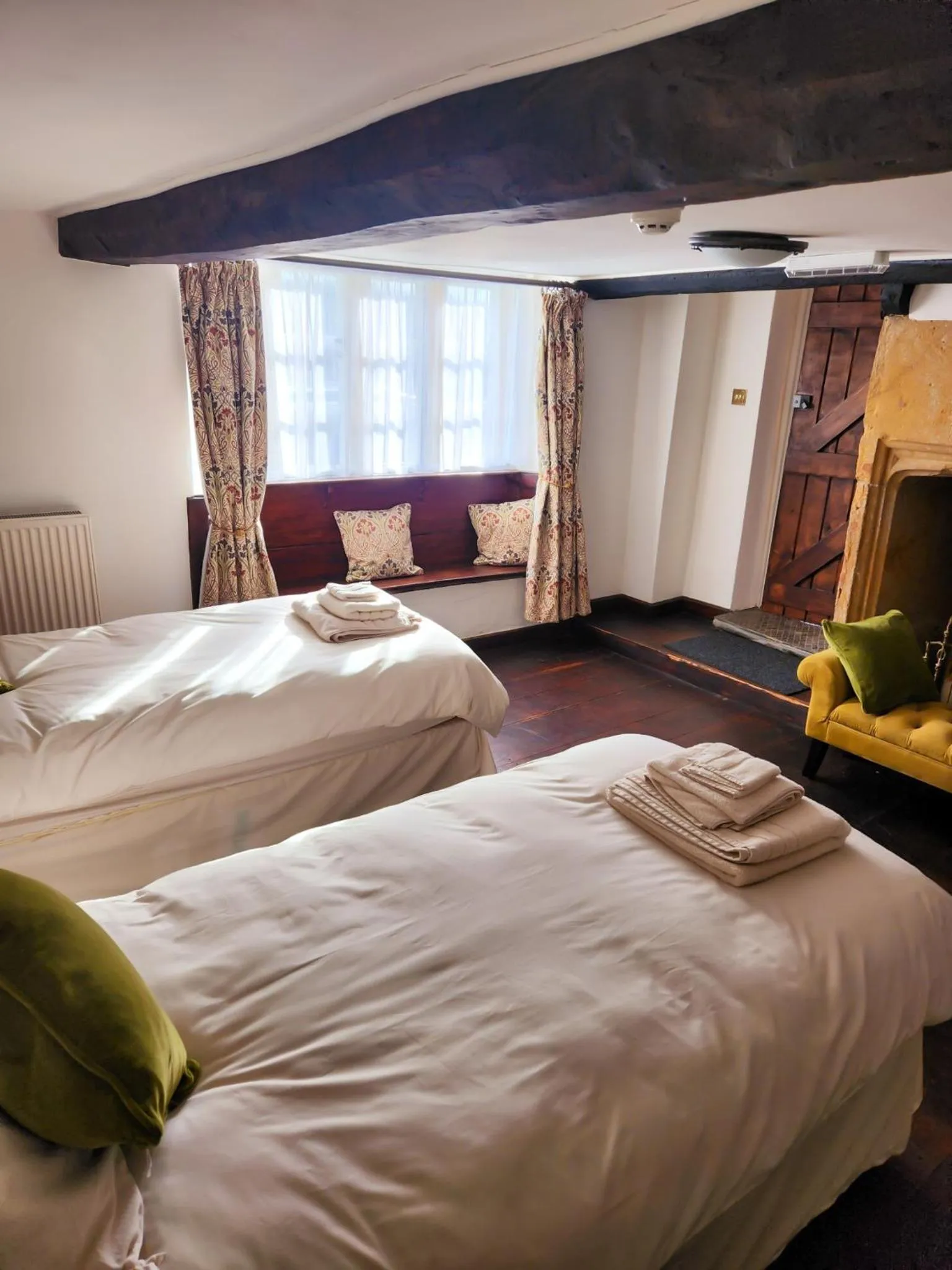 Bedroom, Bed in The New Inn