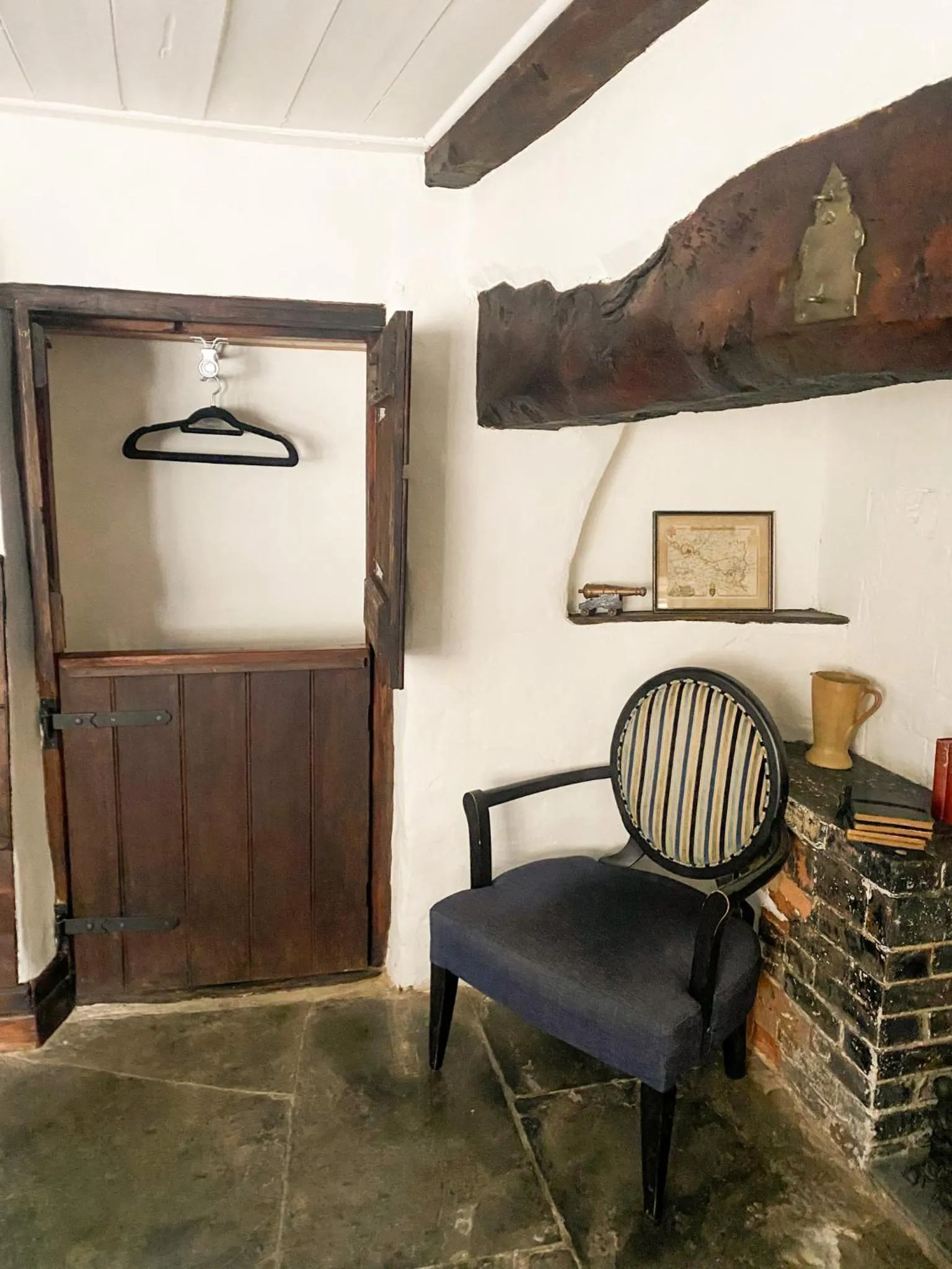 Bedroom in The New Inn