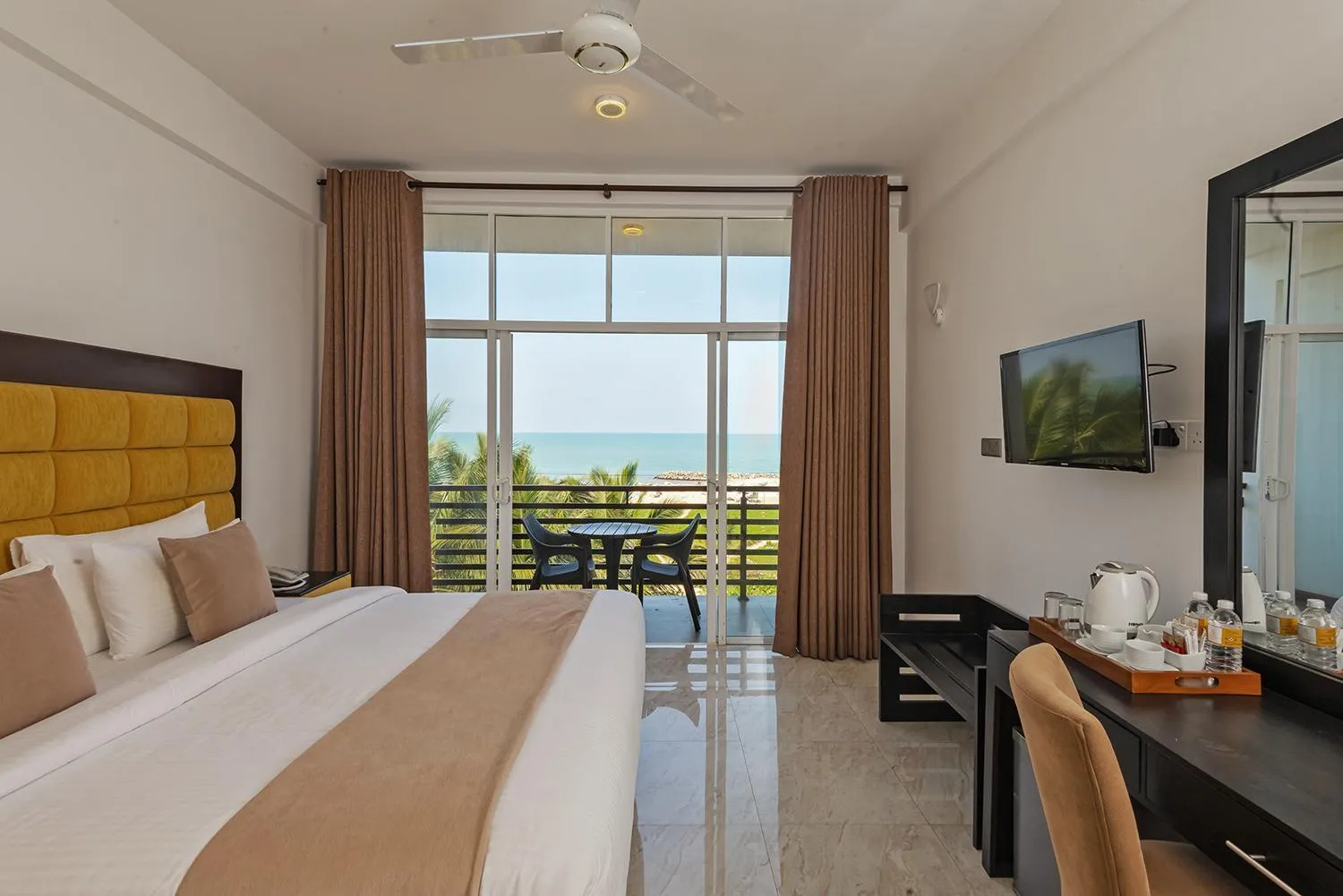 Photo of the whole room in Beverly Beach Negombo