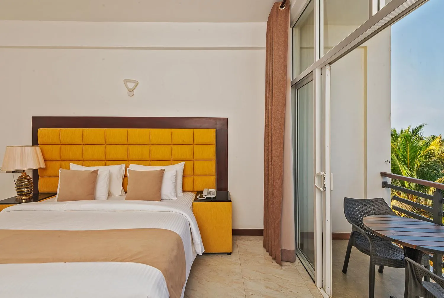 Photo of the whole room in Beverly Beach Negombo