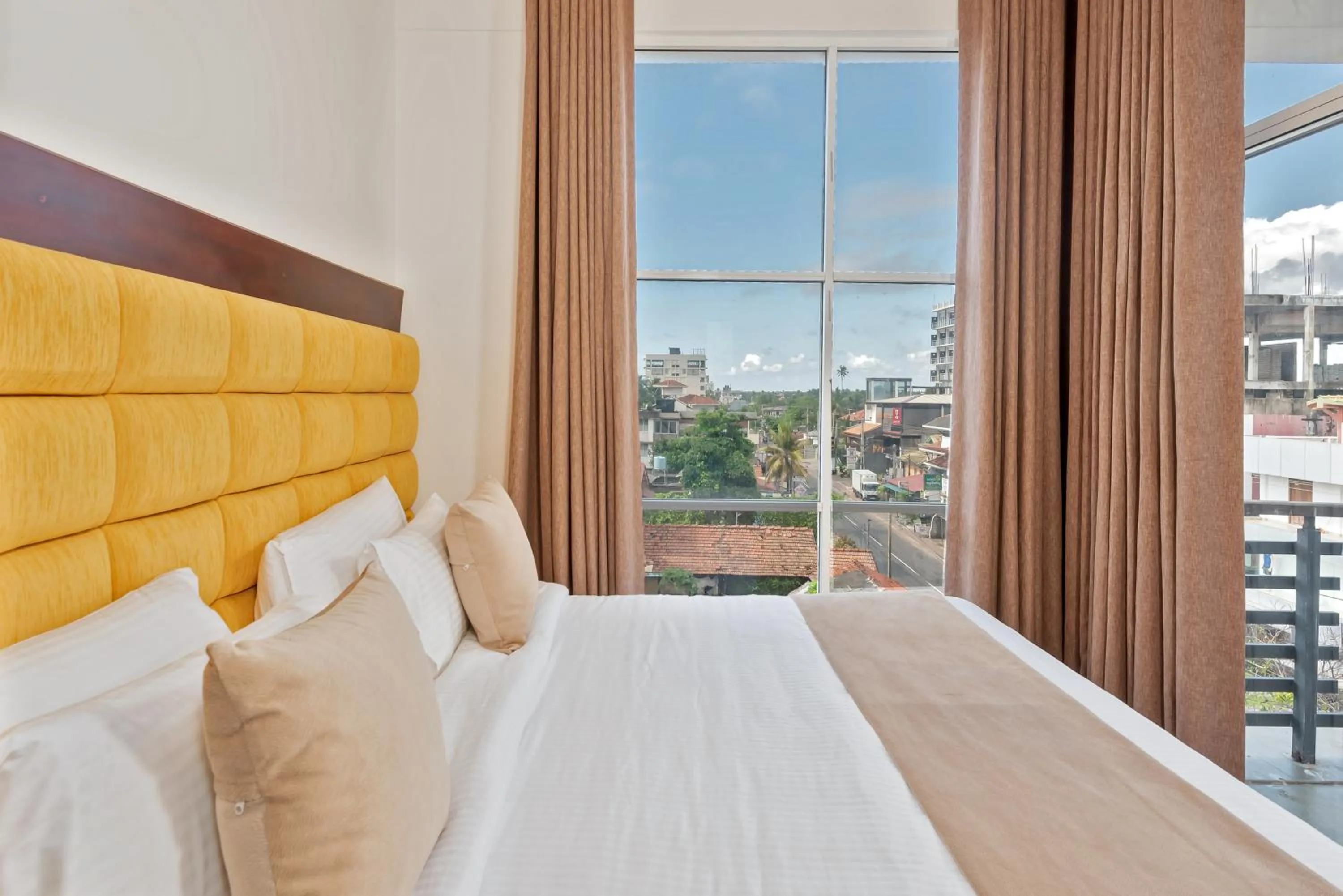 Photo of the whole room in Beverly Beach Negombo