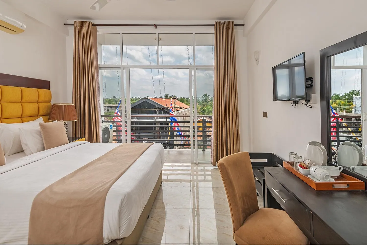 Bedroom in Beverly Beach Negombo