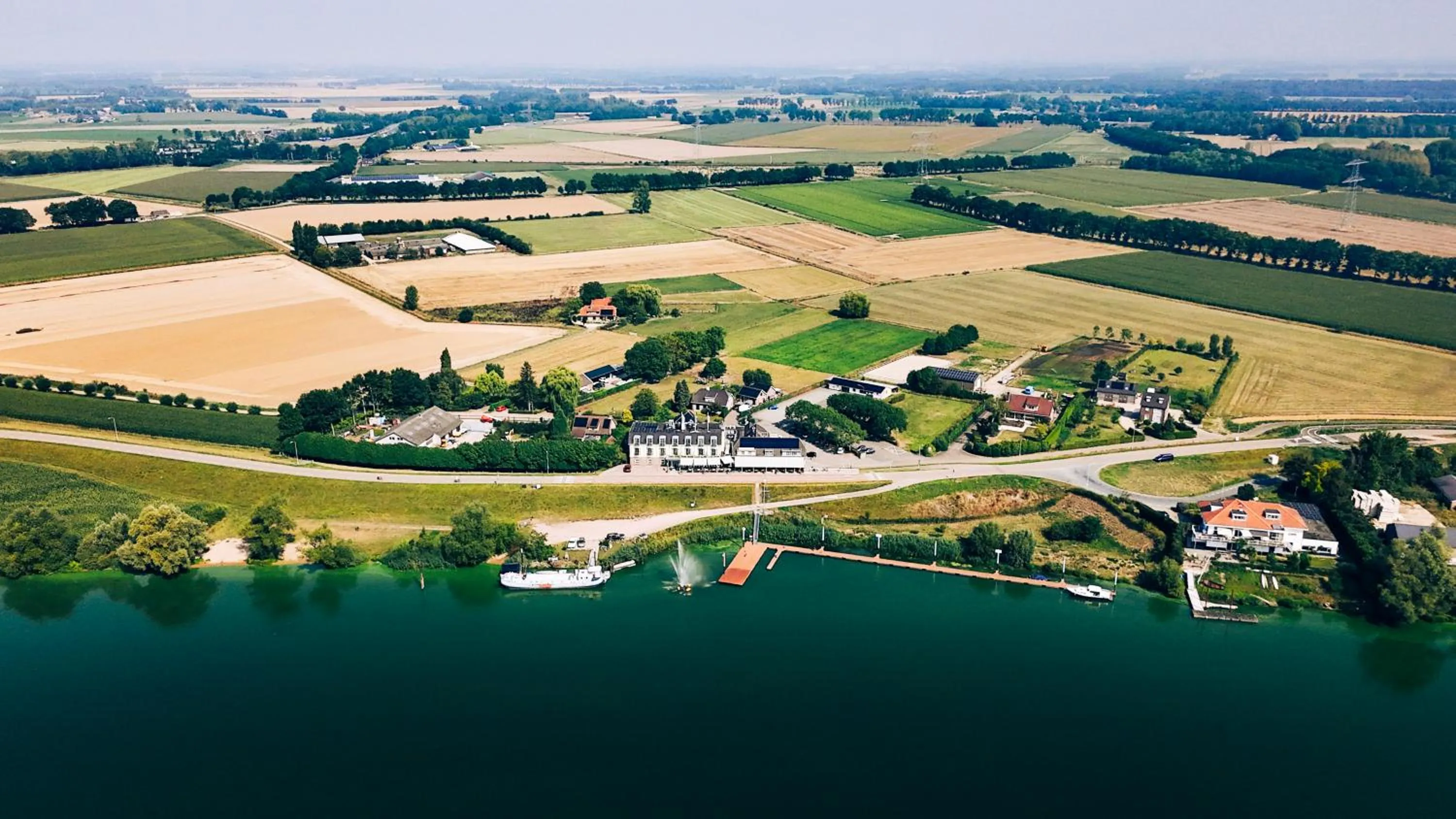 Property building in Hotel Hoogeerd by Flow Niftrik - Nijmegen