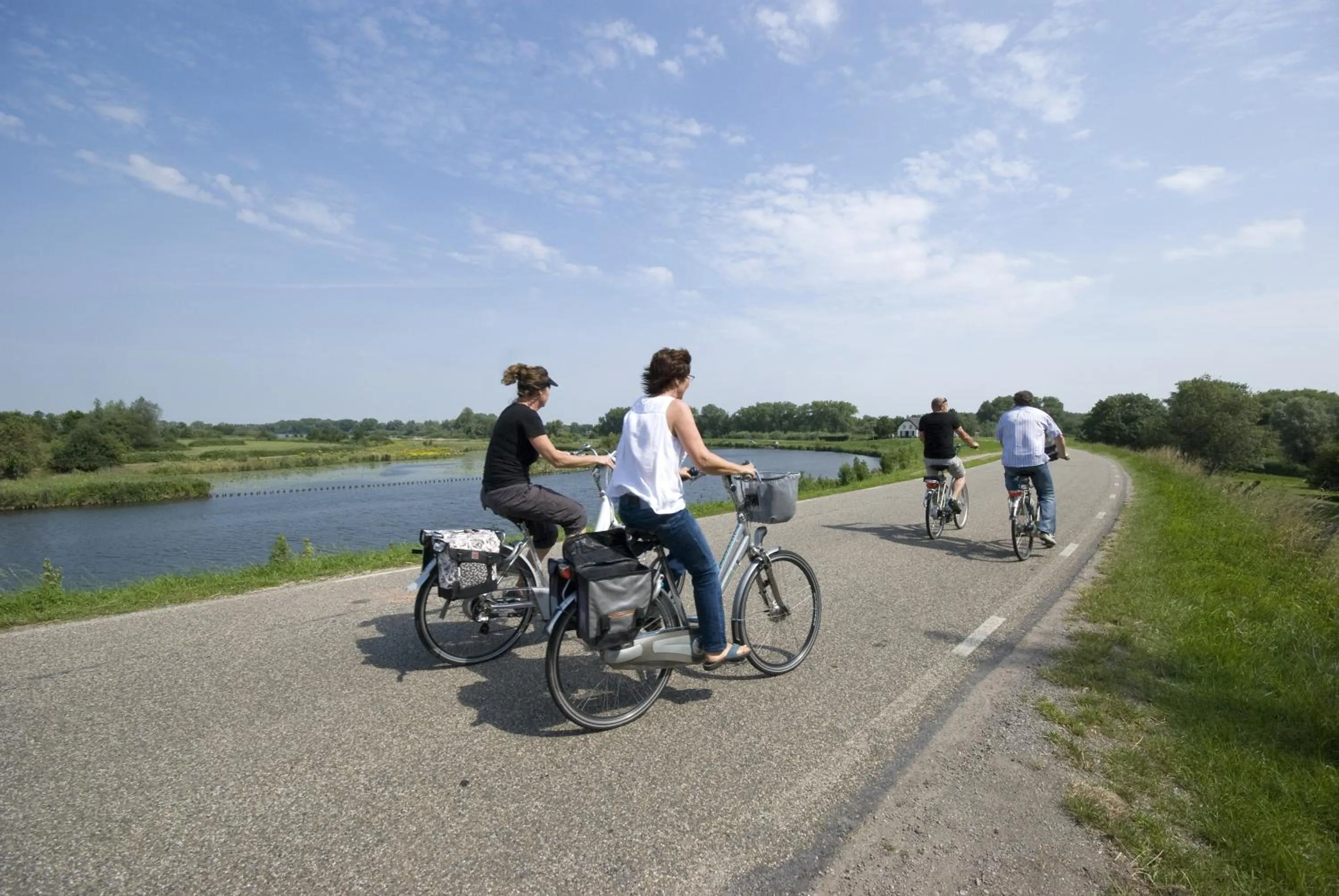 Cycling in Hotel Hoogeerd by Flow Niftrik - Nijmegen