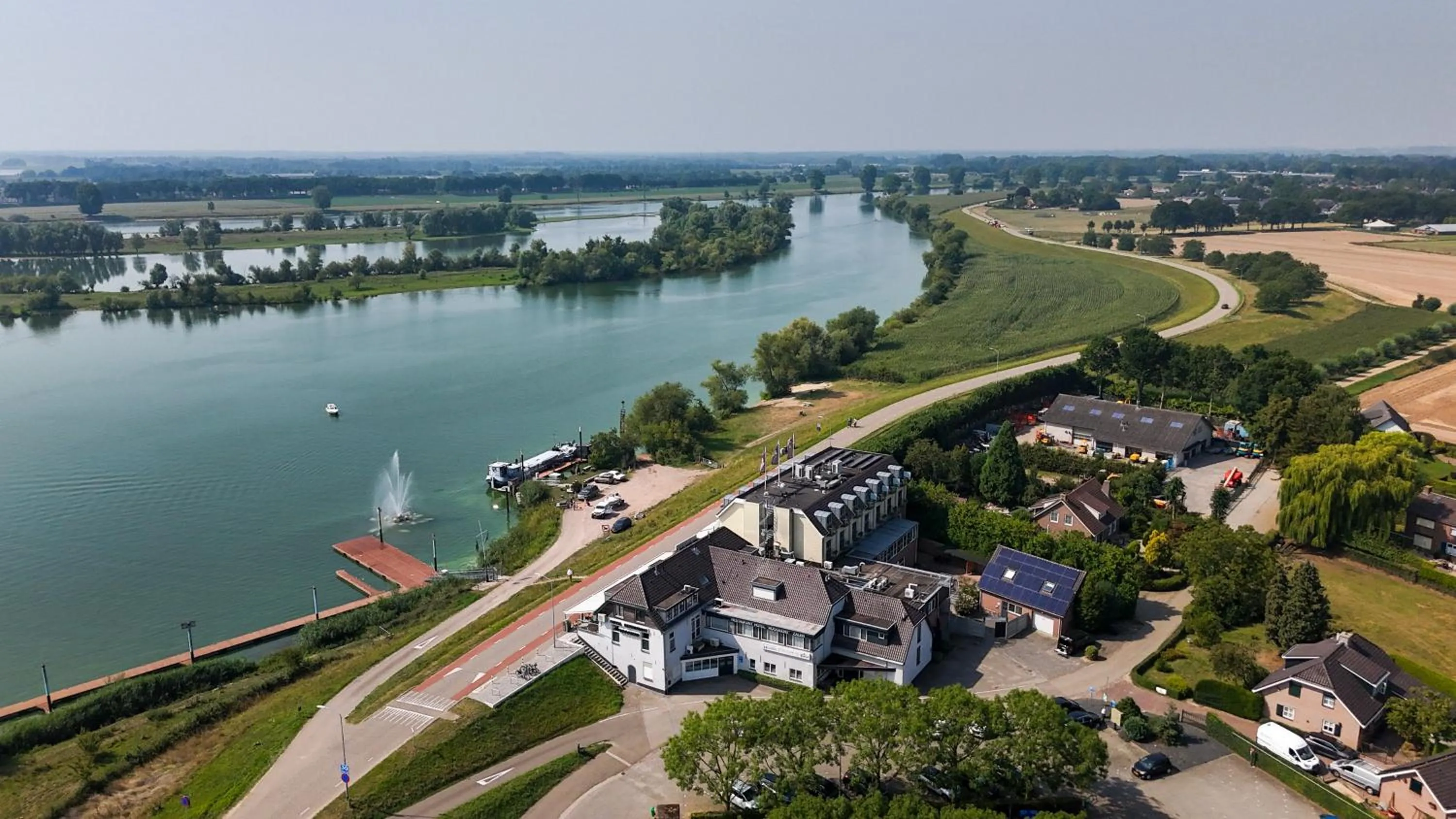 Property building in Hotel Hoogeerd by Flow Niftrik - Nijmegen