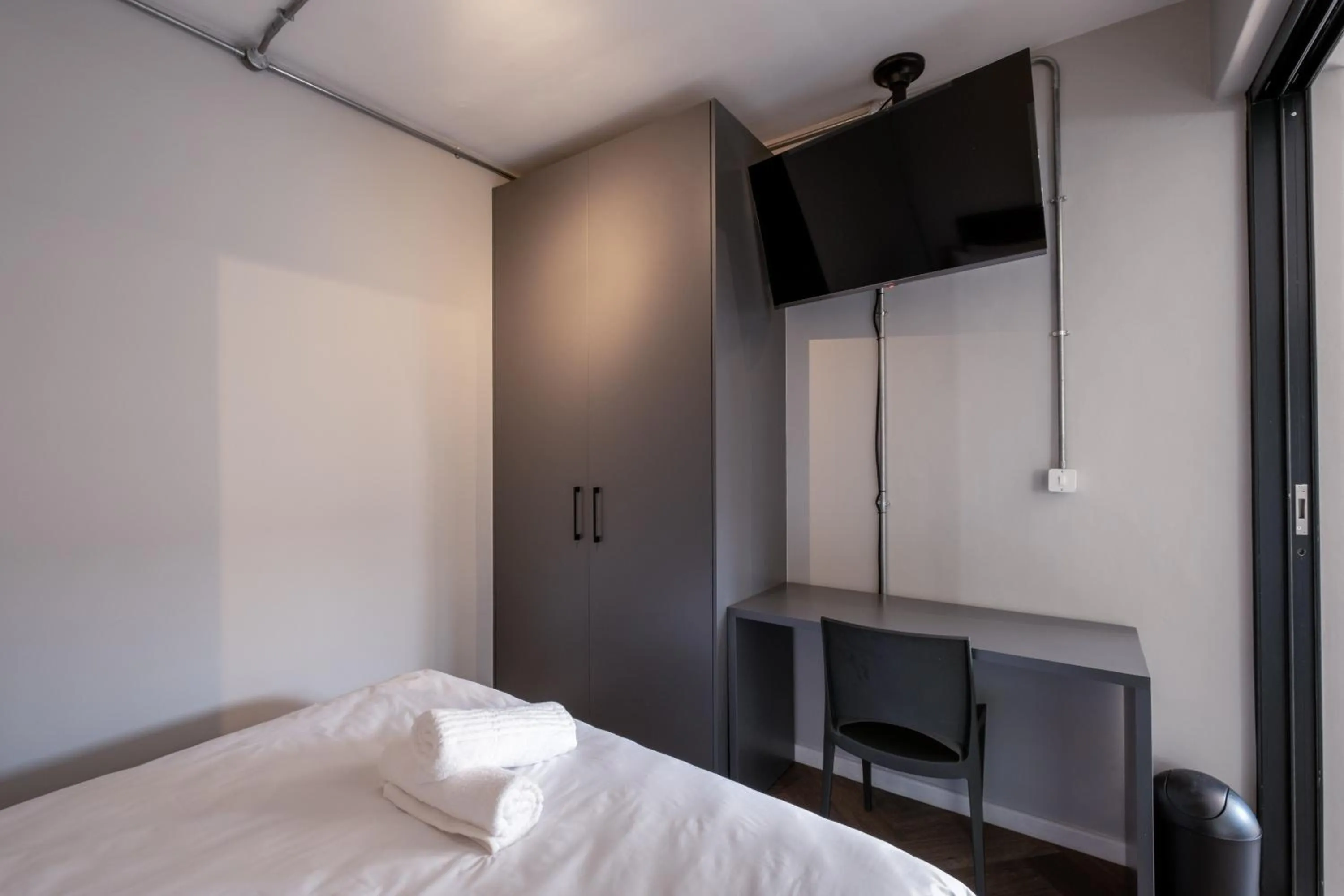 TV and multimedia in Inn & Out Plus Rosebank