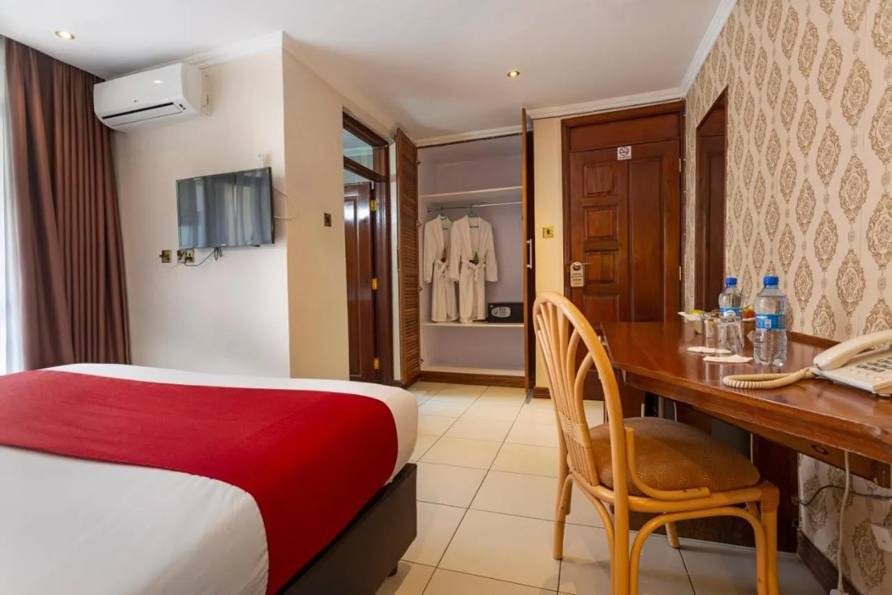 Bedroom in VICTORIA COMFORT INN