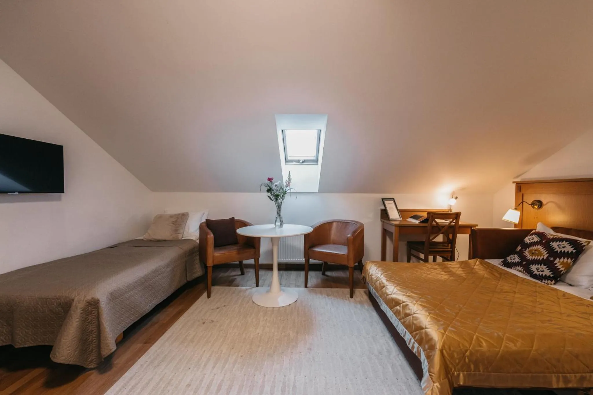 Bed in CATHEDRAL Old Town Suites