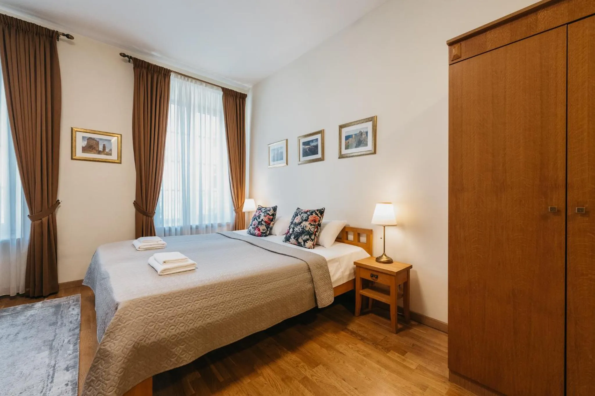 Bedroom, Bed in CATHEDRAL Old Town Suites