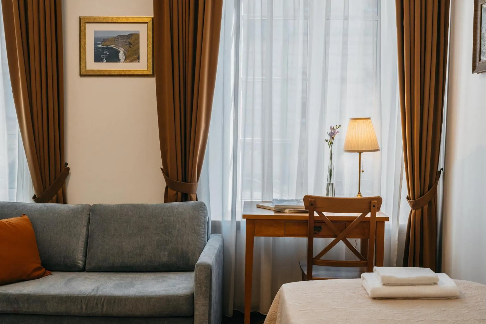 Living room in CATHEDRAL Old Town Suites