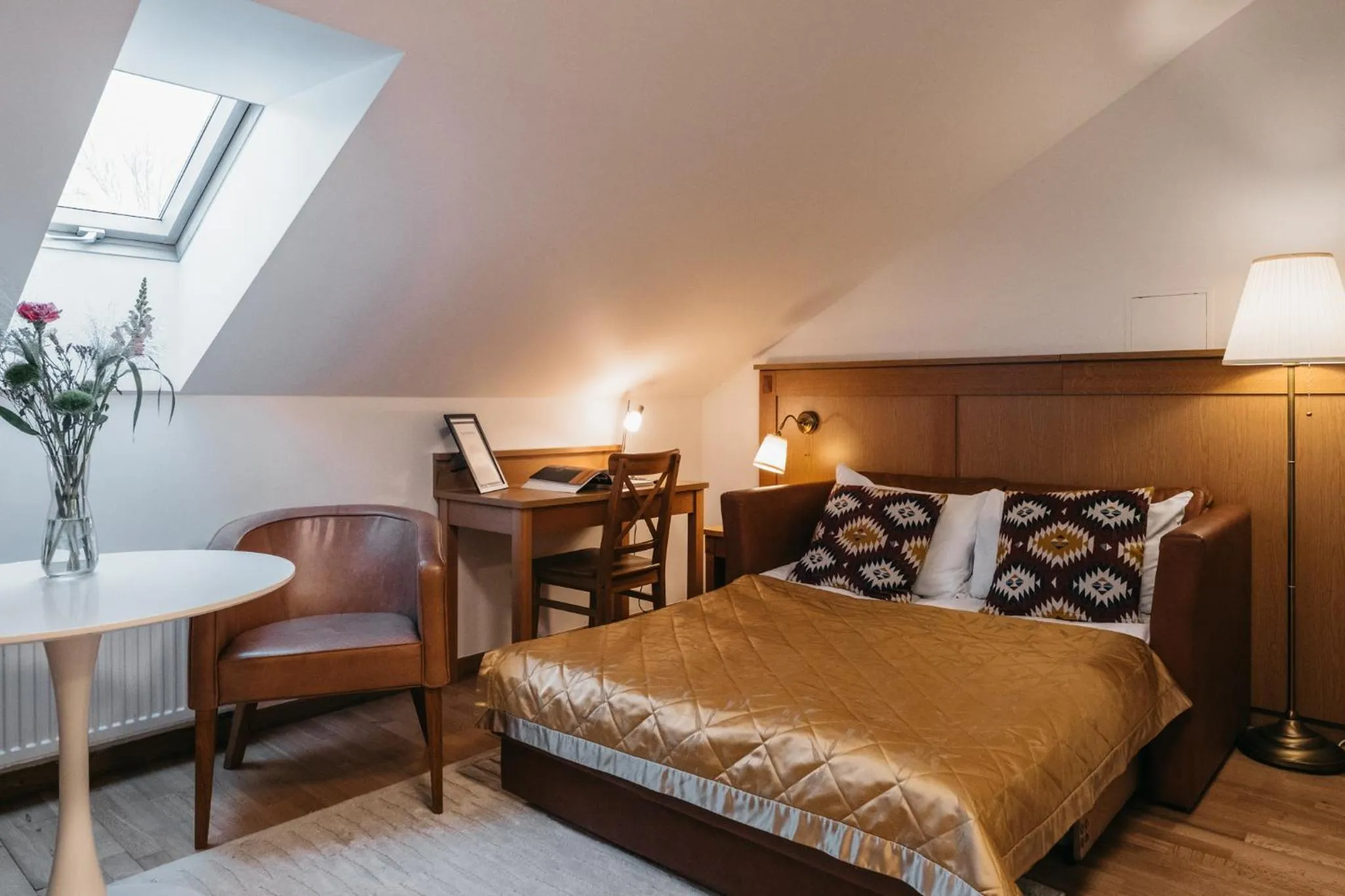 Bed in CATHEDRAL Old Town Suites