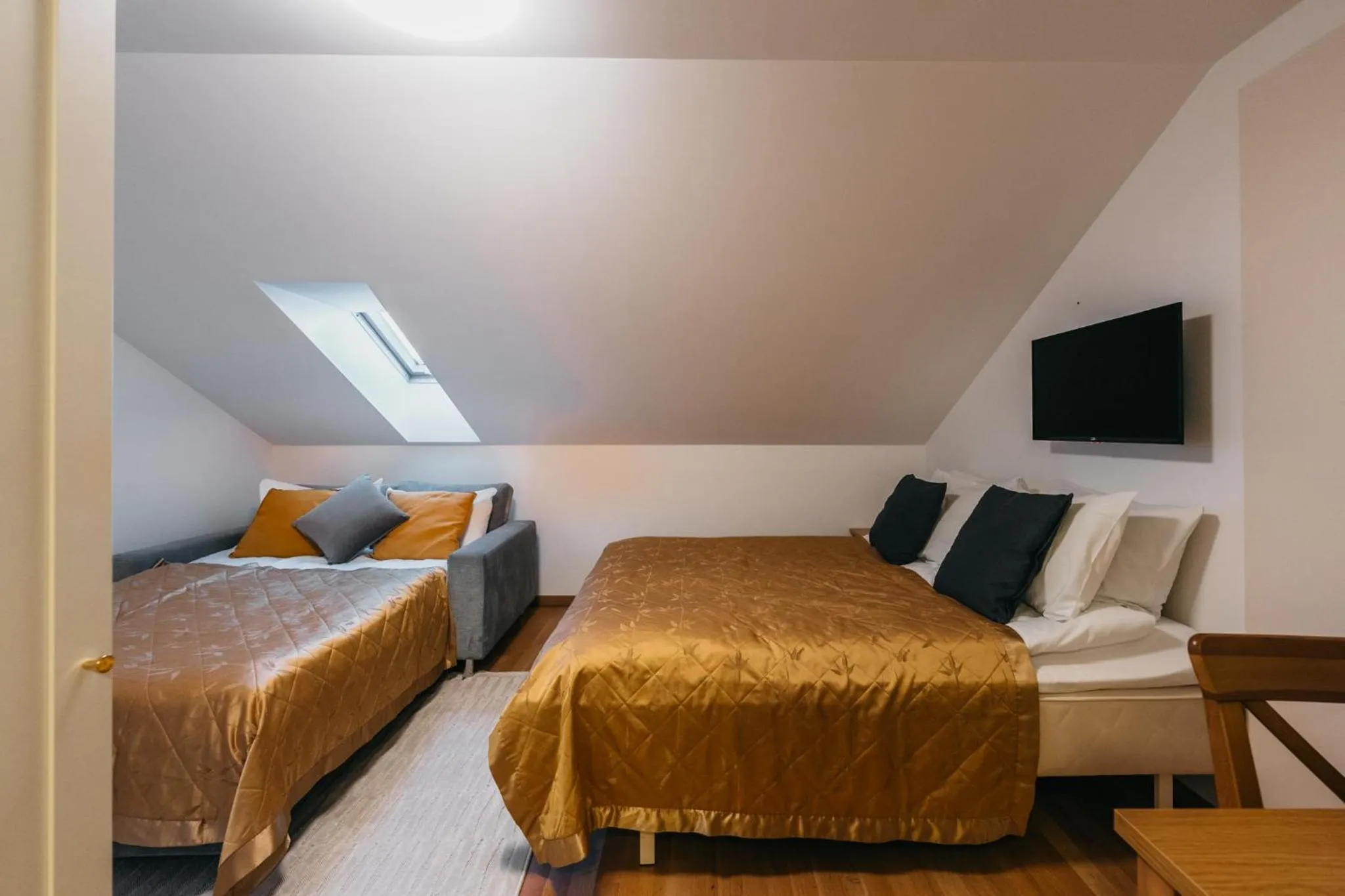 Bedroom, Bed in CATHEDRAL Old Town Suites