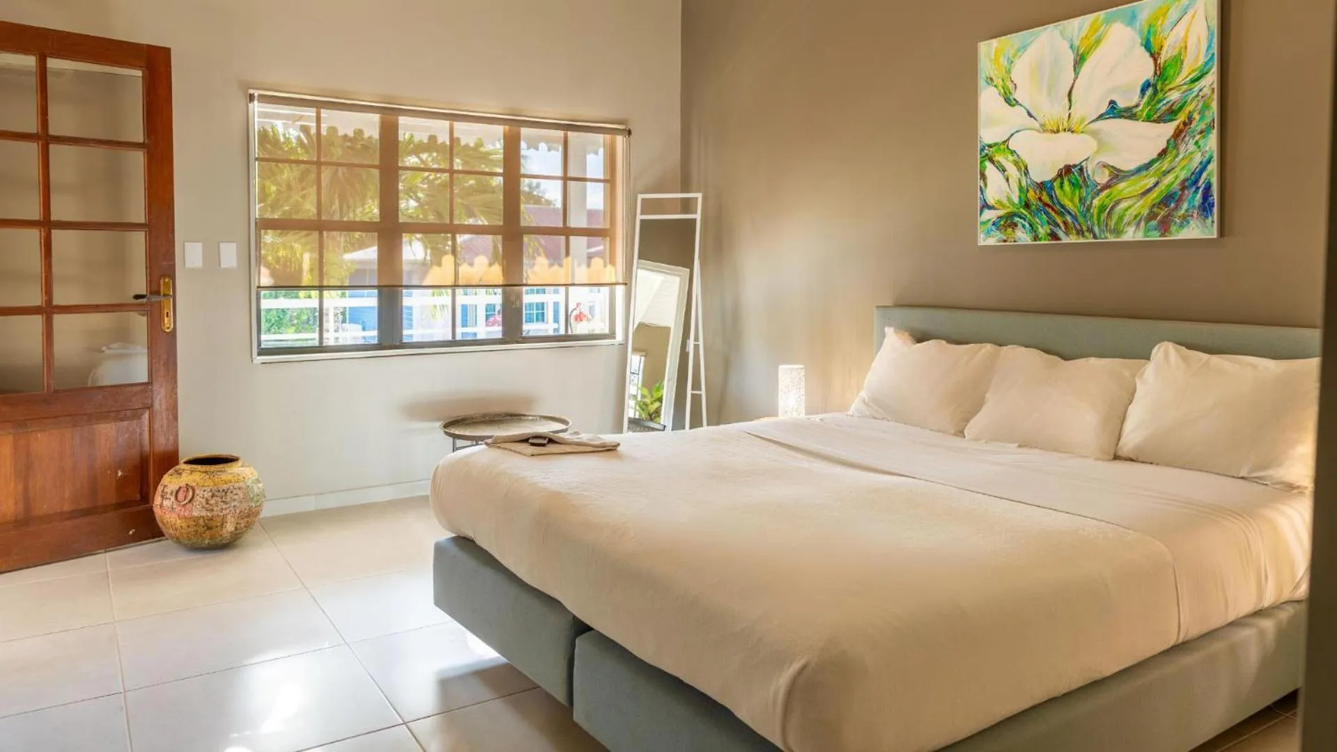 Bedroom, Bed in Talk of the Town Inn & Suites - St Eustatius