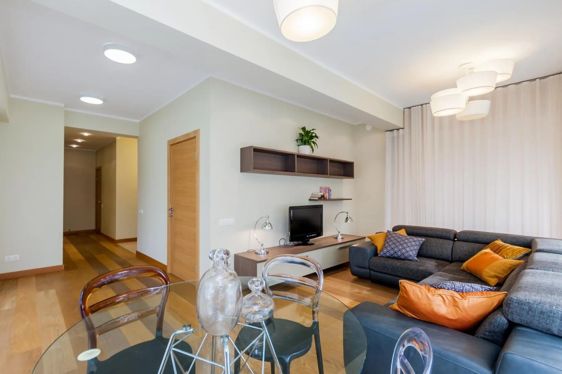 TV and multimedia in Saules Club Apart Hotel