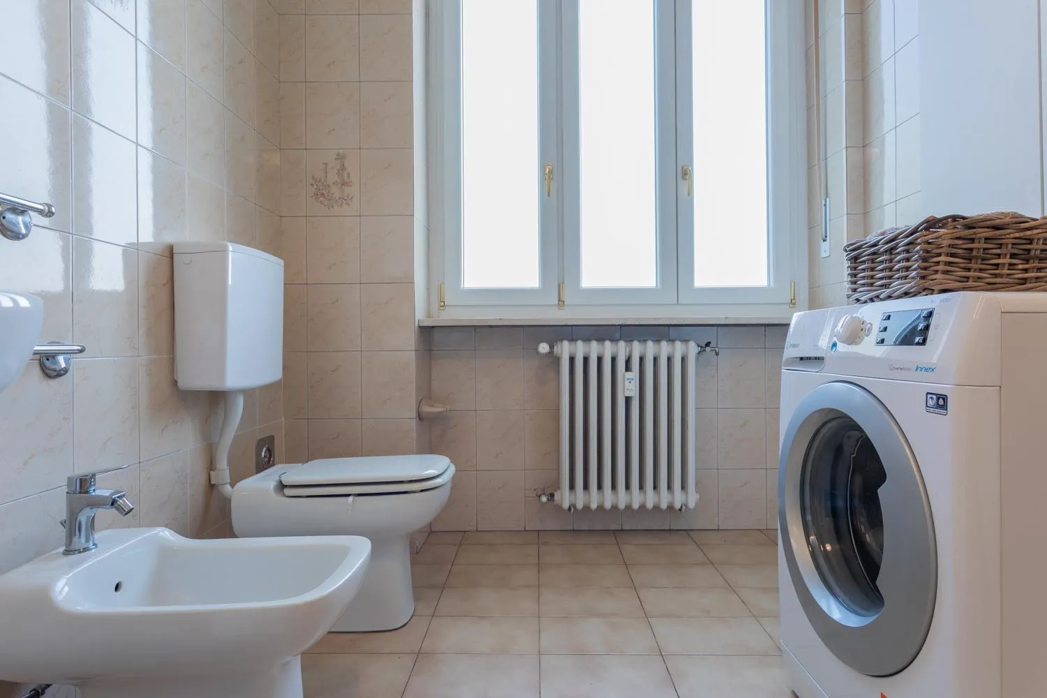washing machine in Mole View by Wonderful Italy