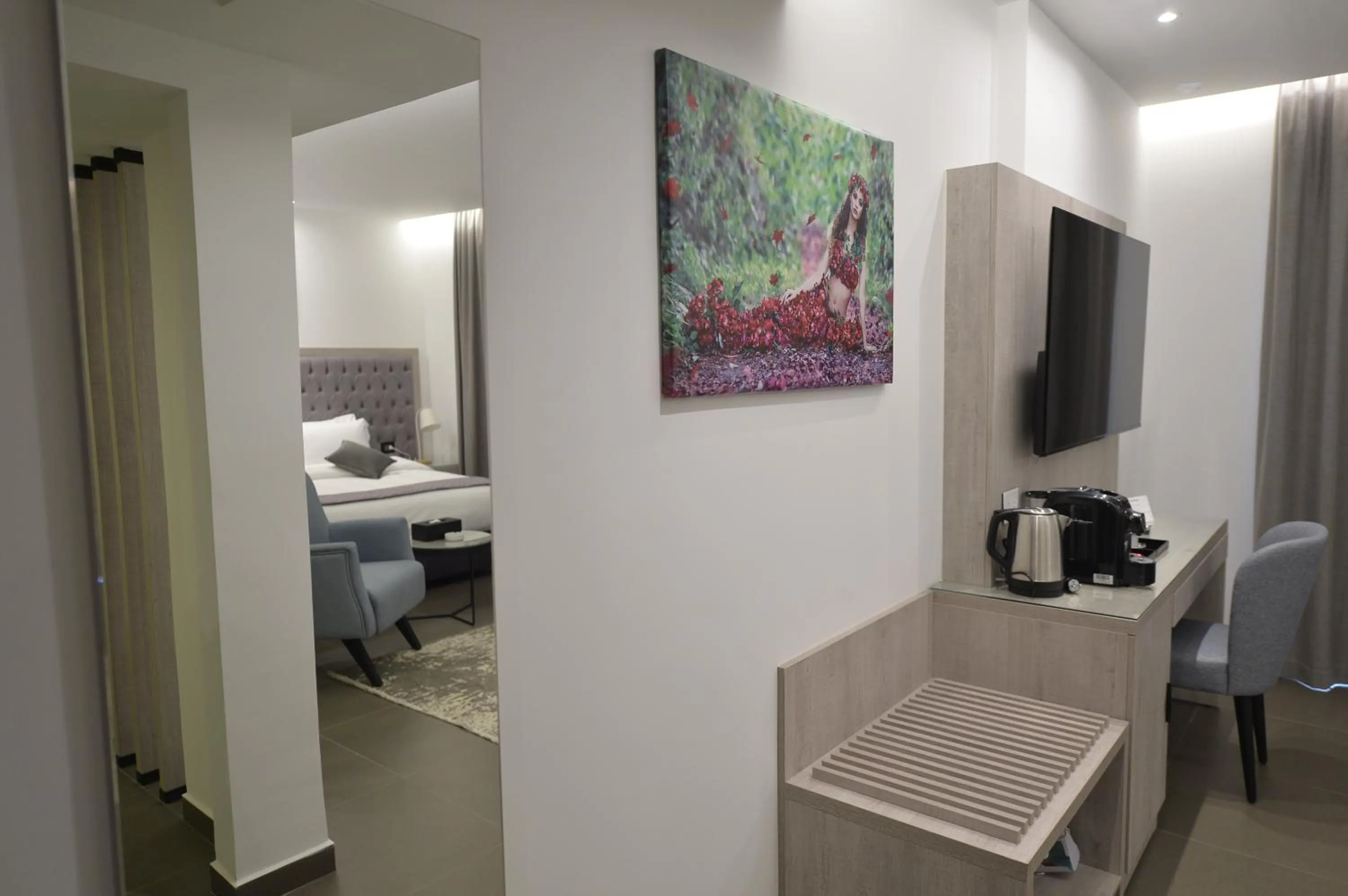 hair dresser, Bed in Zett hotel