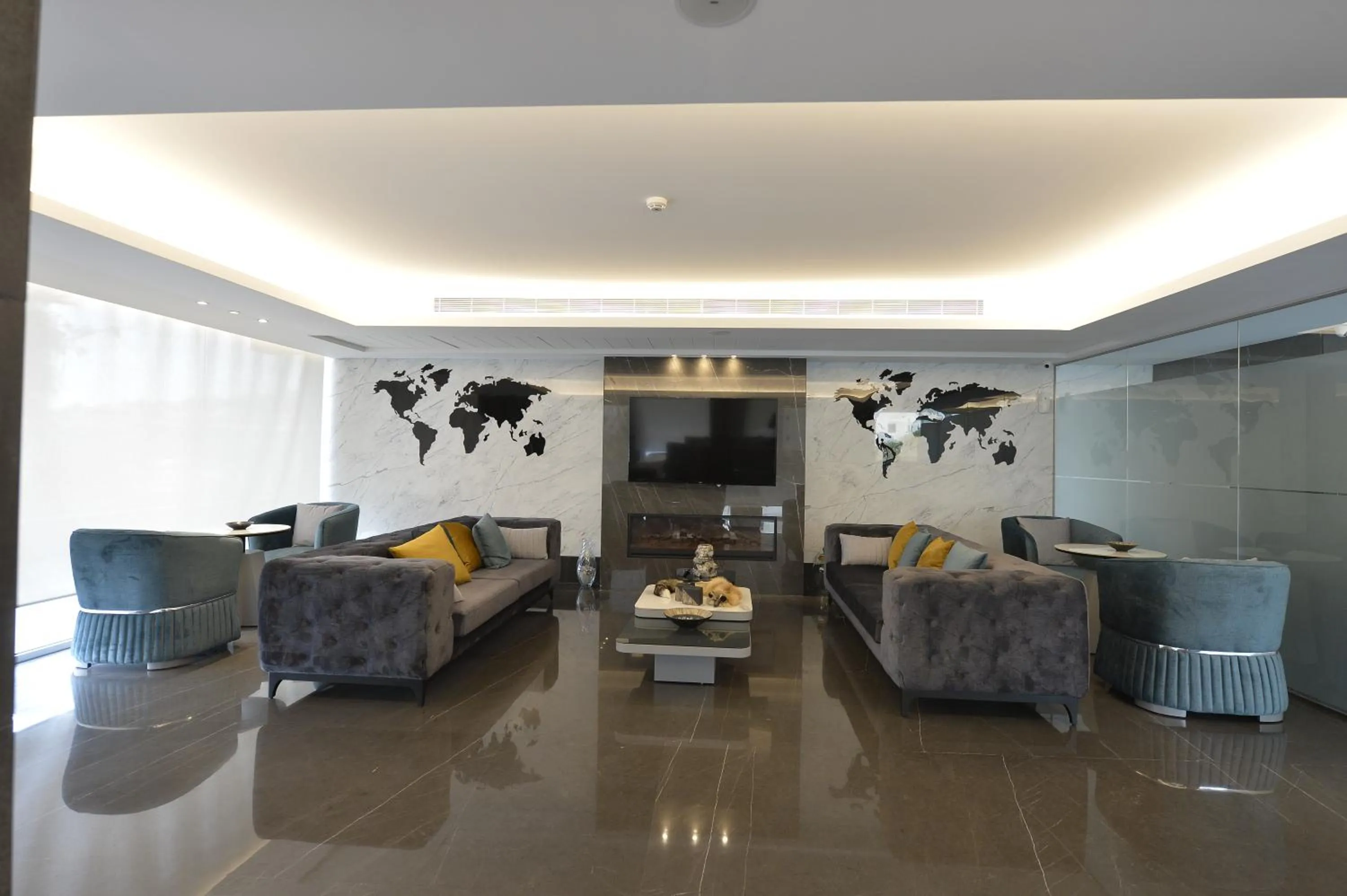 Communal lounge/ TV room in Zett hotel