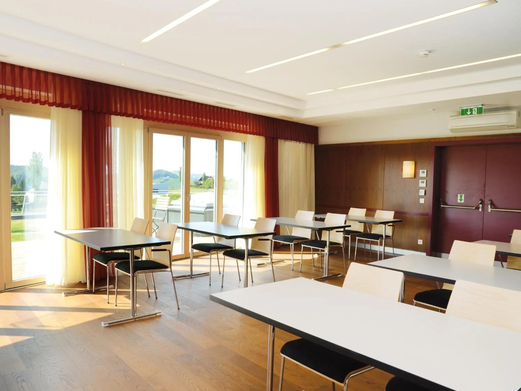 Business facilities in Weinrefugium Brolli