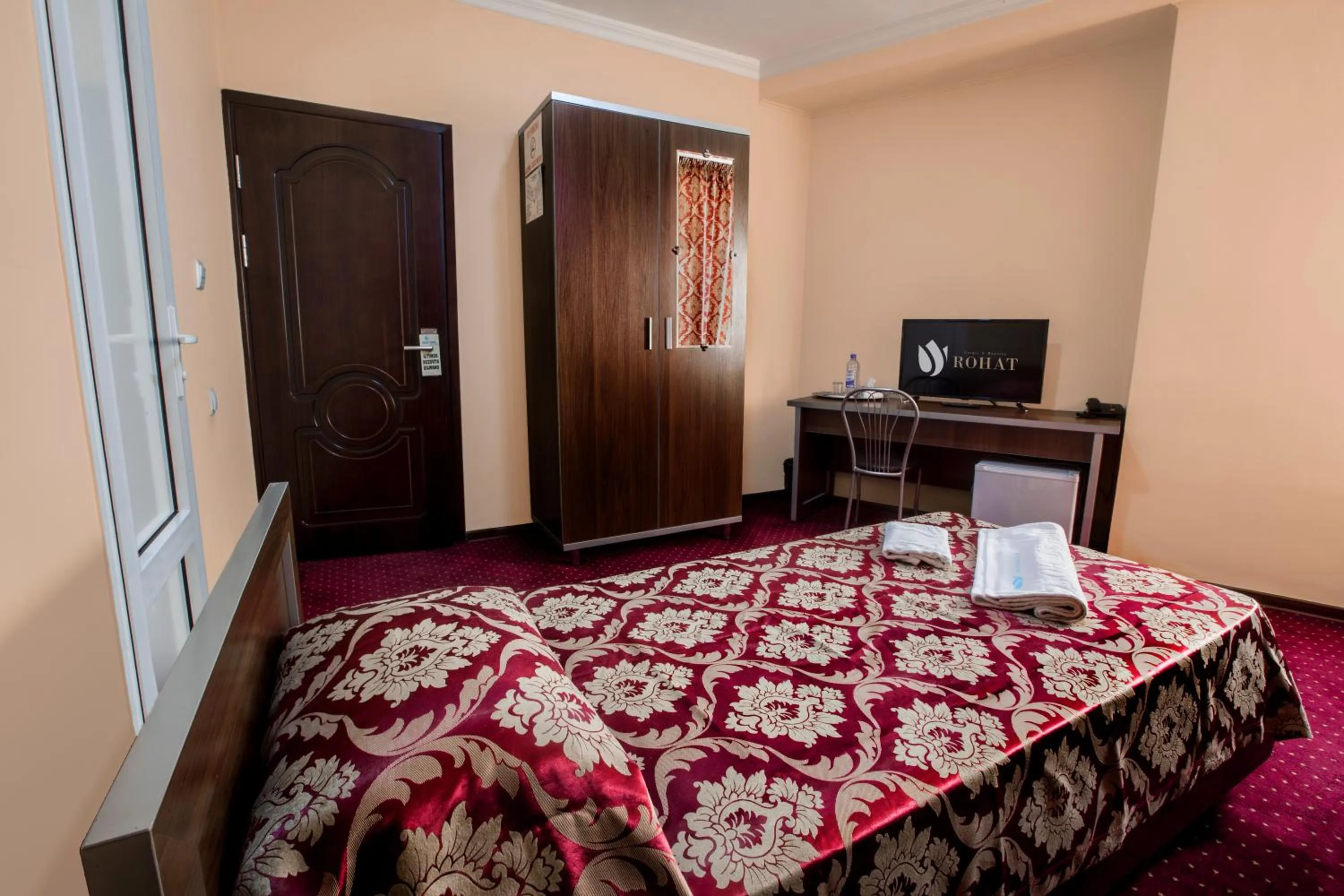 Photo of the whole room, Bed in Rohat Hotel Chilonzor