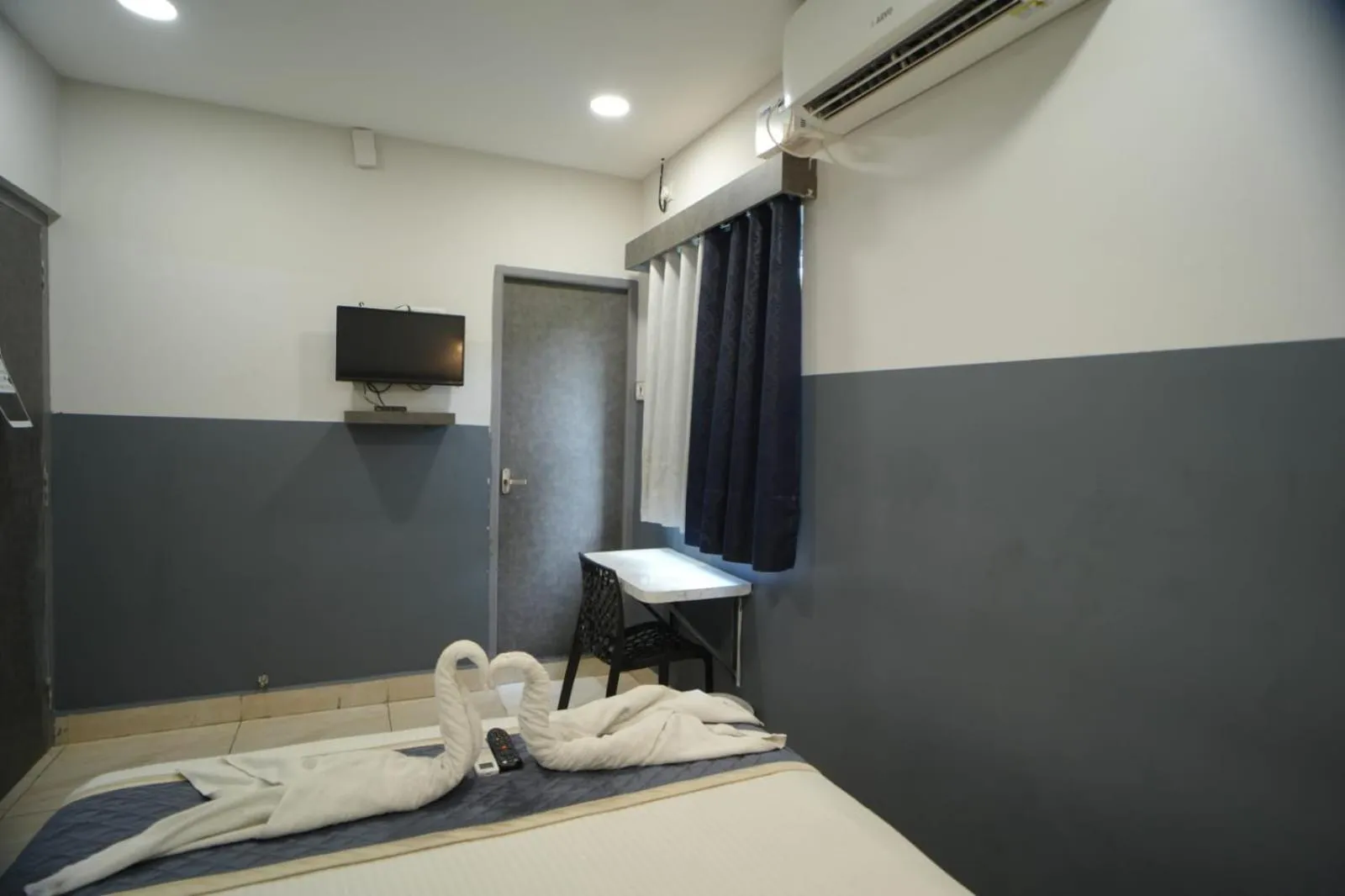 Bed in HOTEL RAAJ GRAND