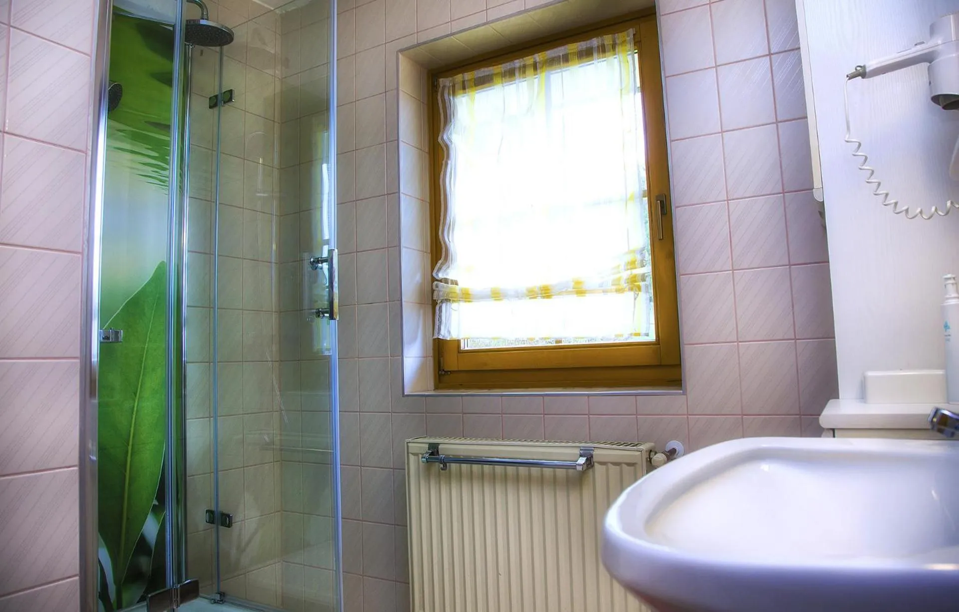 Shower in Gästehaus Götz